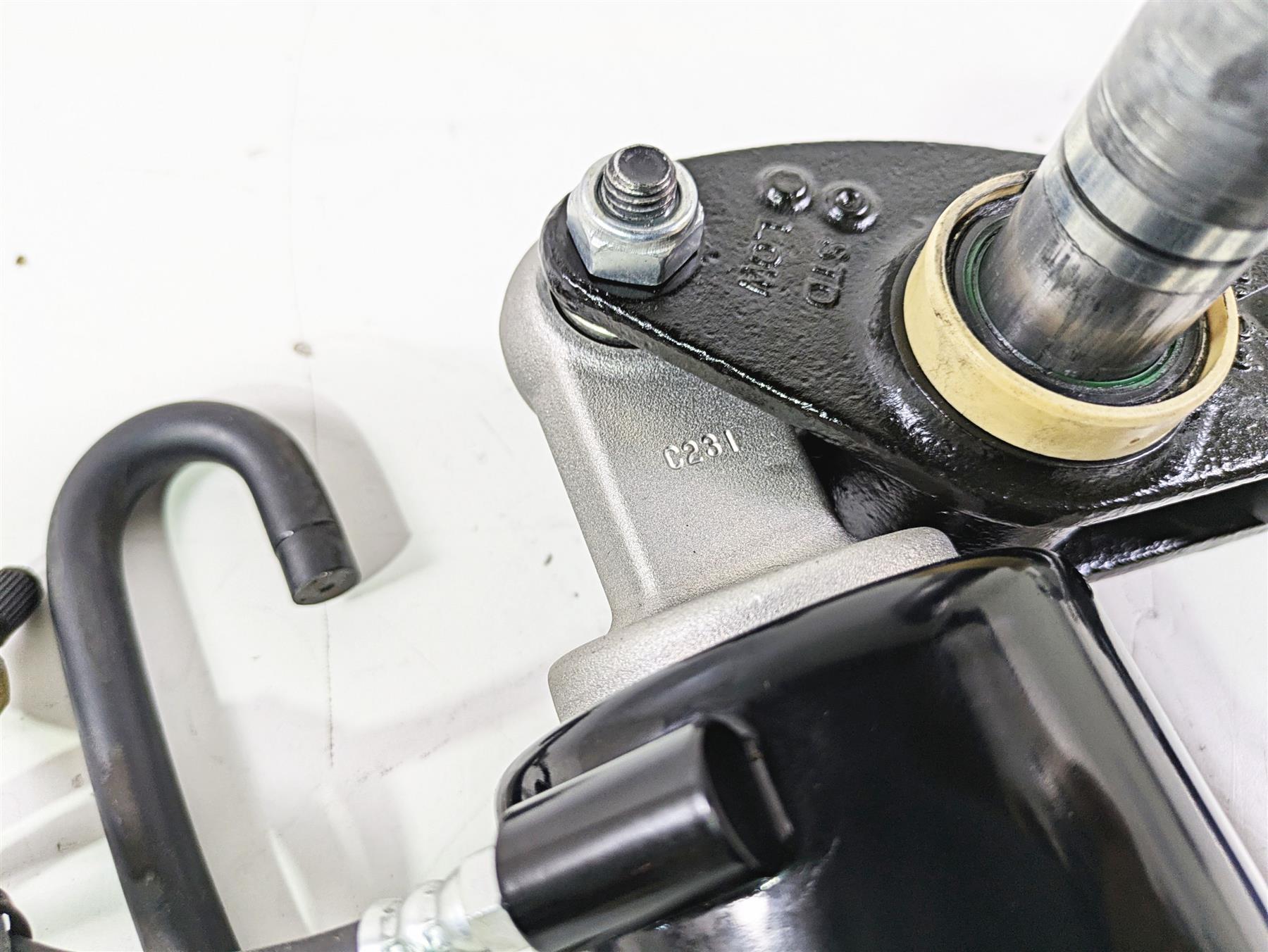 2012 Victory Cross Country Kyb Rear Air Shock Damper 90N/mm 1542905 {{ shop.shopifyCountryName }} - Mototech271