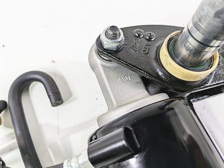 2012 Victory Cross Country Kyb Rear Air Shock Damper 90N/mm 1542905 {{ shop.shopifyCountryName }} - Mototech271