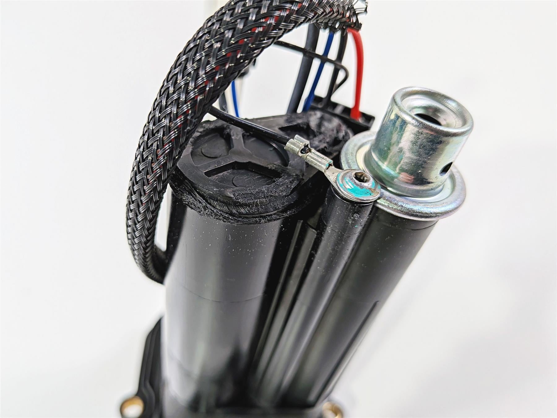 2019 Ducati 959 Panigale Fuel Gas Petrol Pump - Tested - Read 16024272A {{ shop.shopifyCountryName }} - Mototech271