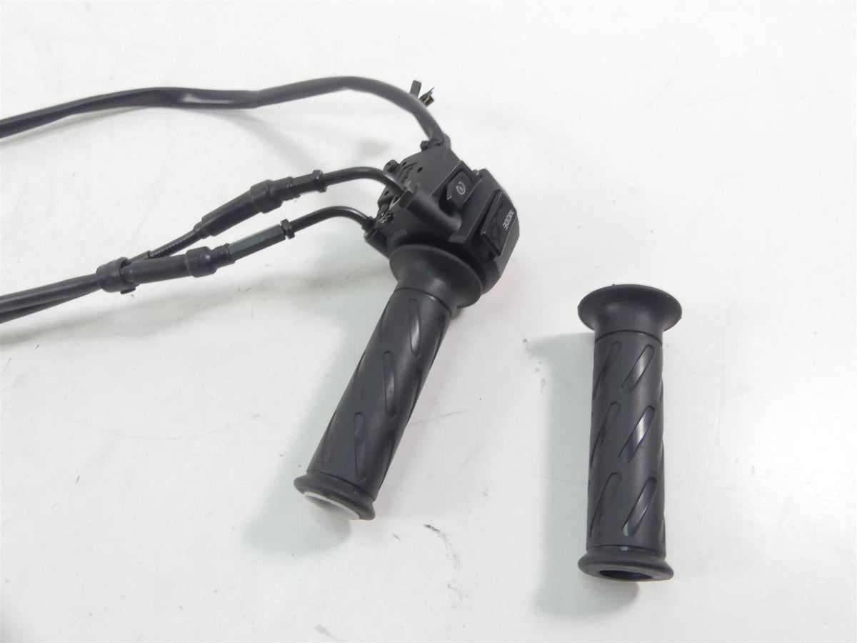 2019 Moto Guzzi V7 III Stone 750 Right Hand Start Control Switch 2D000308 {{ shop.shopifyCountryName }} - Mototech271