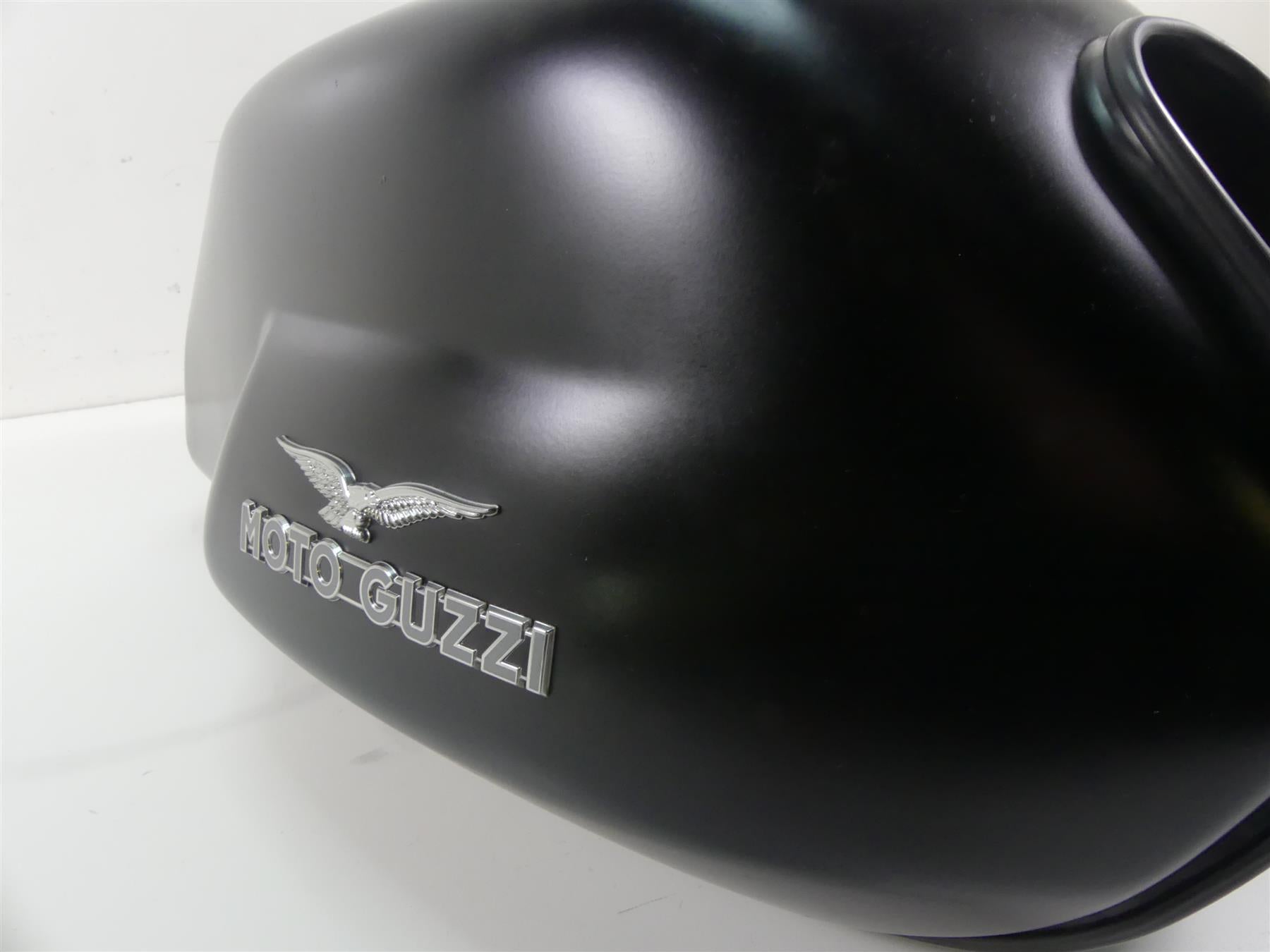 2016 Moto Guzzi V7 II Special 750 Fuel Gas Tank Reservoir - Read 2H000020000XN2 {{ shop.shopifyCountryName }} - Mototech271