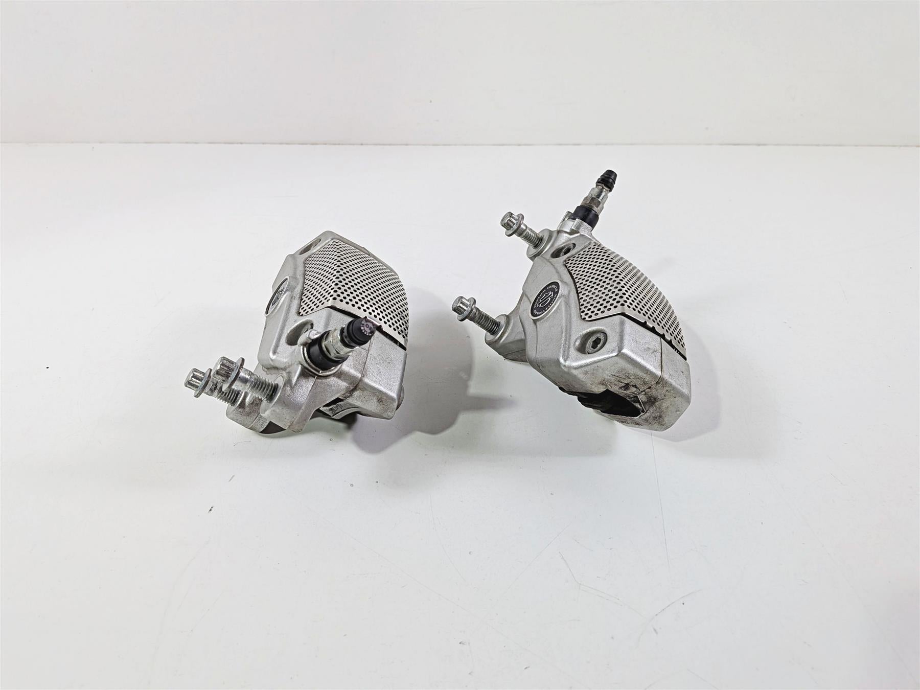 2011 Harley Touring FLHTCU CVO Electra Glide Front Brake Caliper Set 42938-08-Mototech271