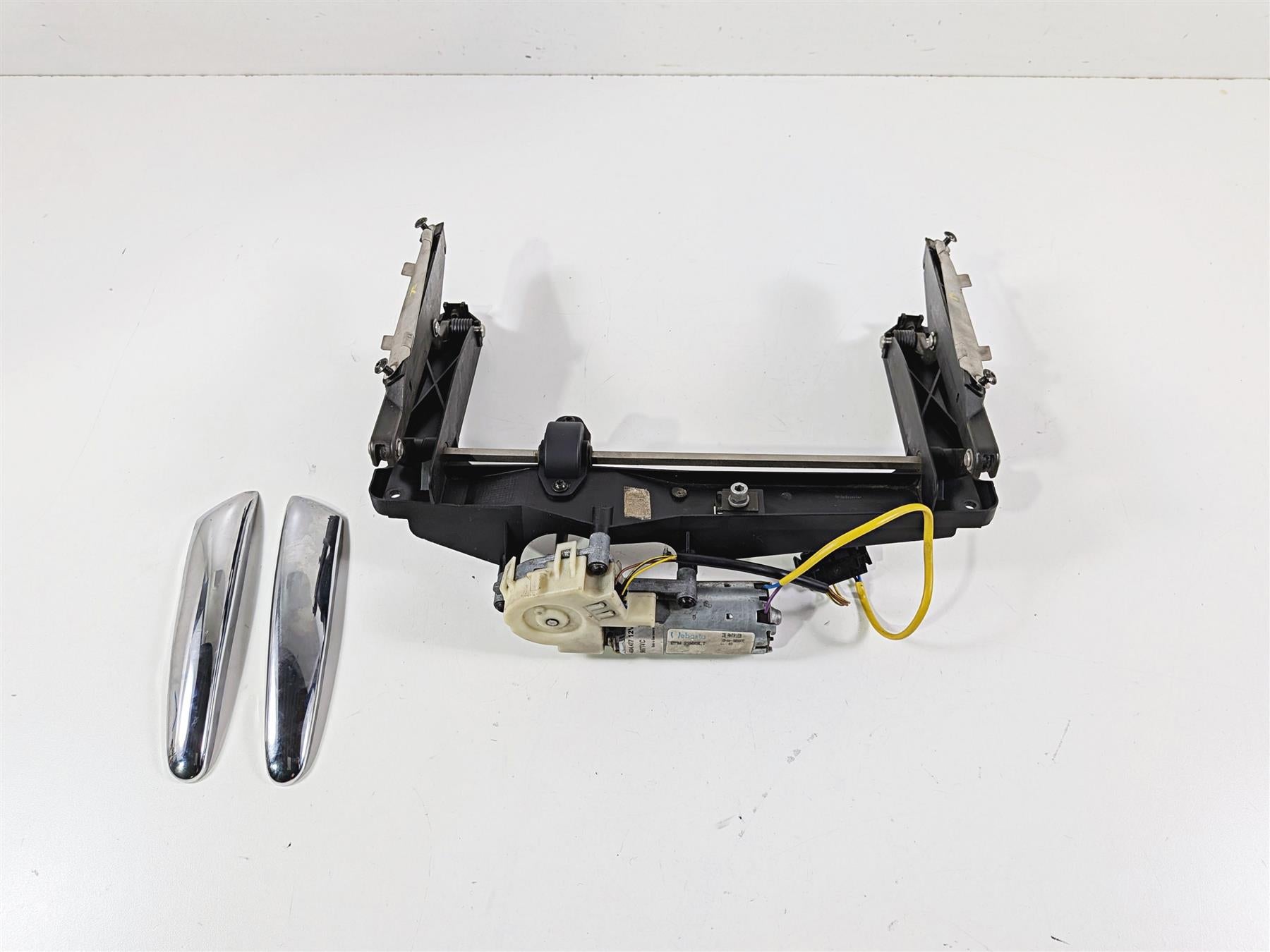 2002 BMW K1200LT 89V3 Windshield Adjuster & Motor Set 46632307916 {{ shop.shopifyCountryName }} - Mototech271