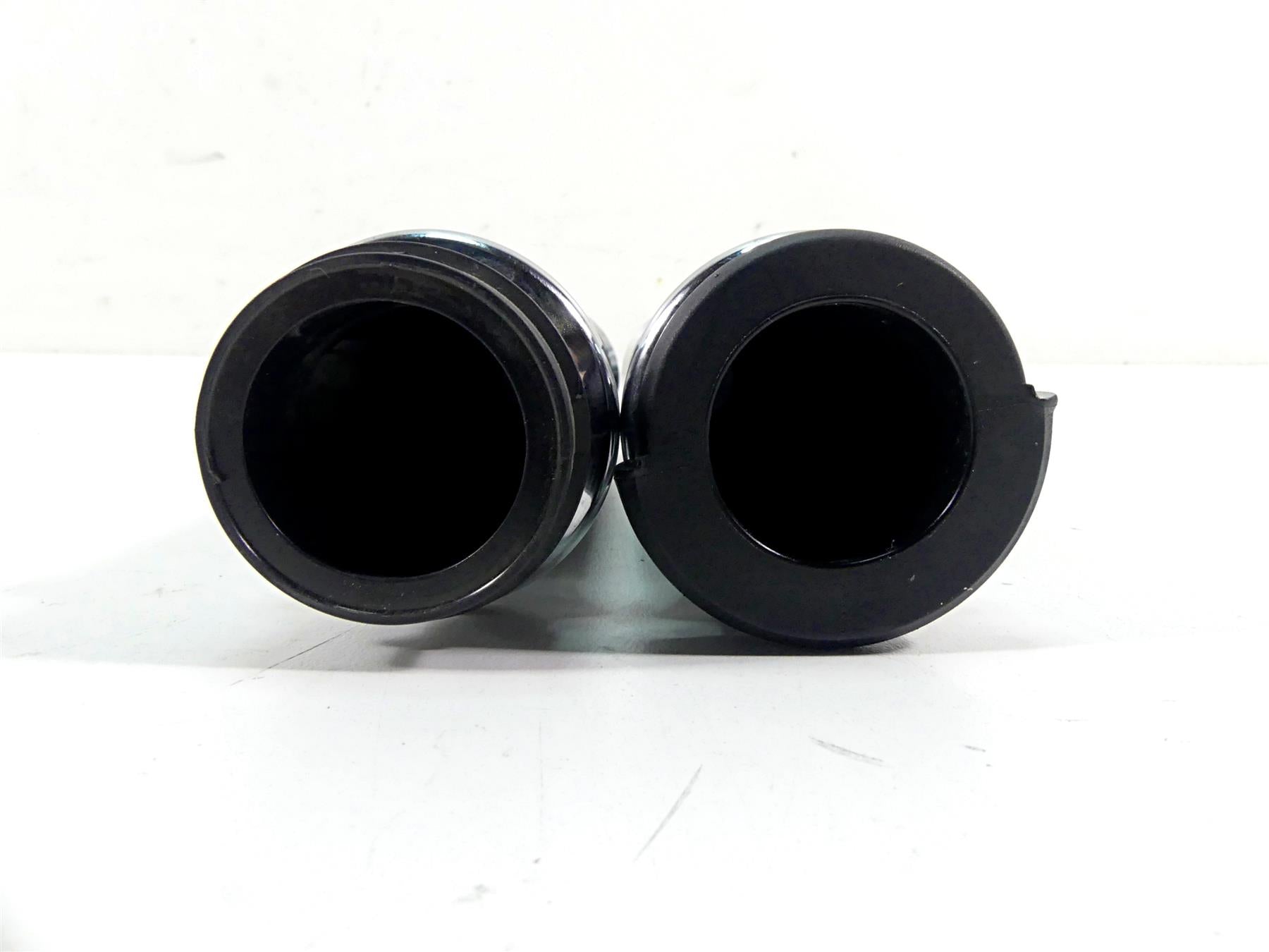2016 Harley Softail FLS Slim Left Right Avon Hand Grip Set {{ shop.shopifyCountryName }} - Mototech271
