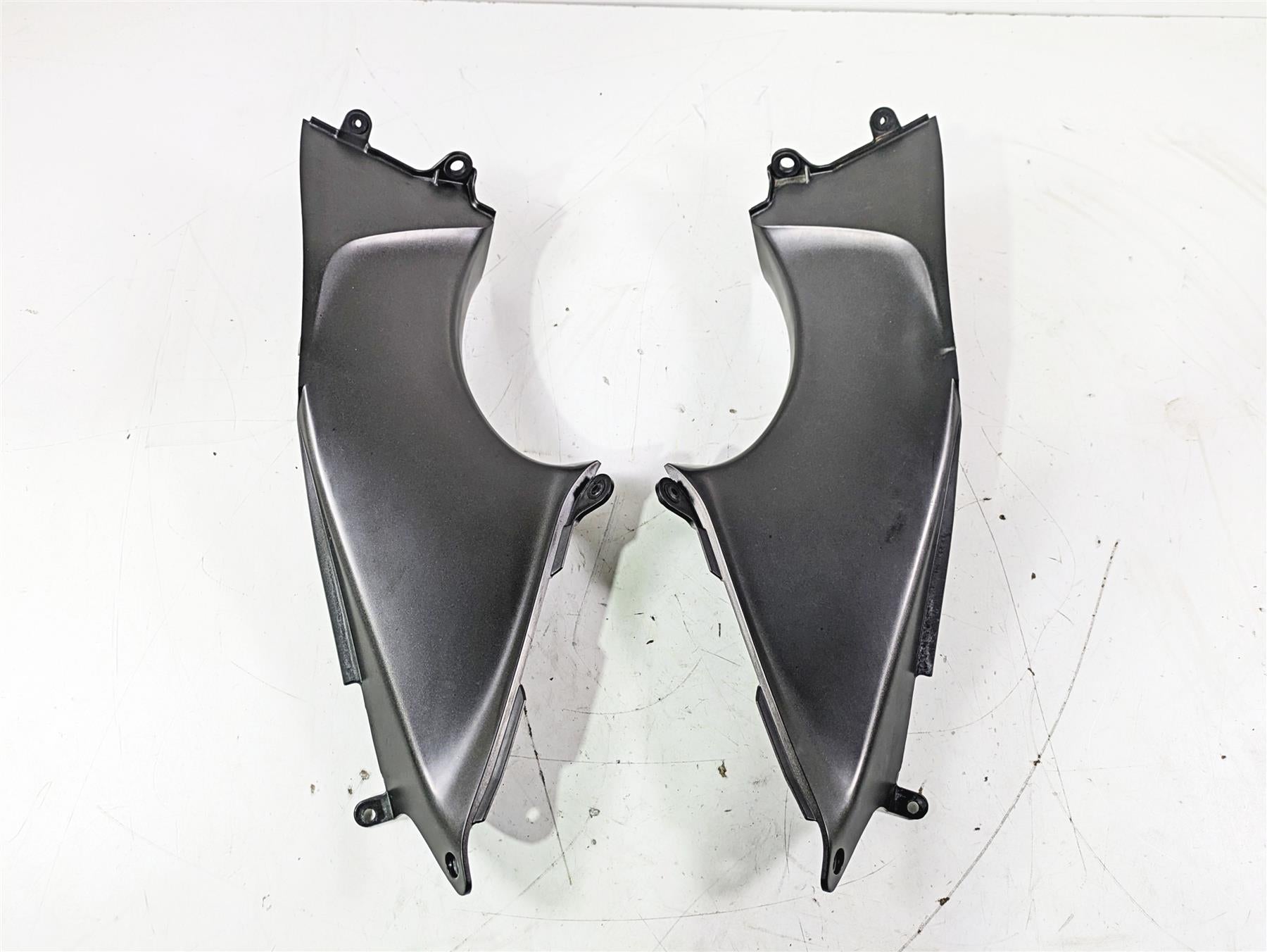 2005 Kawasaki ZX12R Ninja Upper Inner Air Duct Cover Set 55028