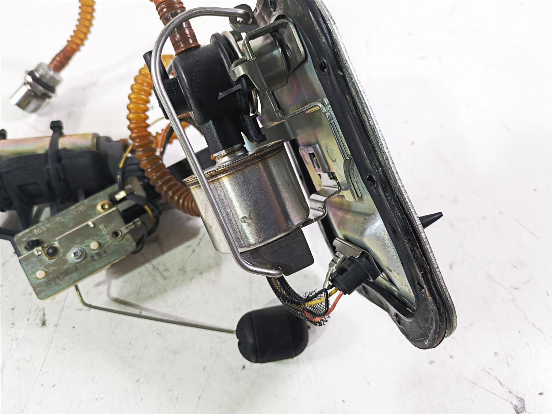 2005 Harley Softail FLSTFSE CVO Fat Boy Fuel Gas Petrol Pump 75132-01D {{ shop.shopifyCountryName }} - Mototech271