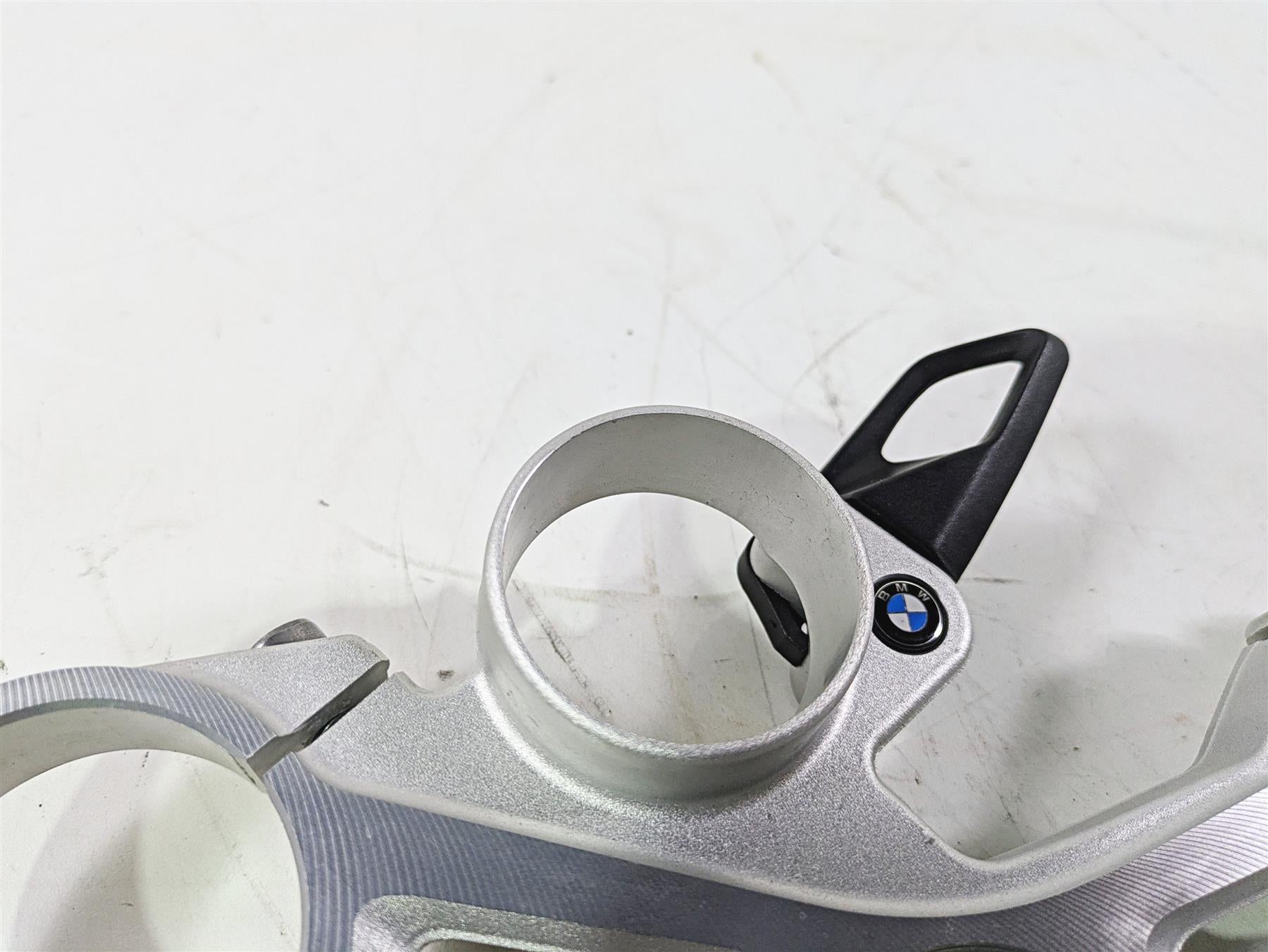 2016 BMW S1000RR K46 Upper Triple Tree Steering Clamp 31428549498 {{ shop.shopifyCountryName }} - Mototech271