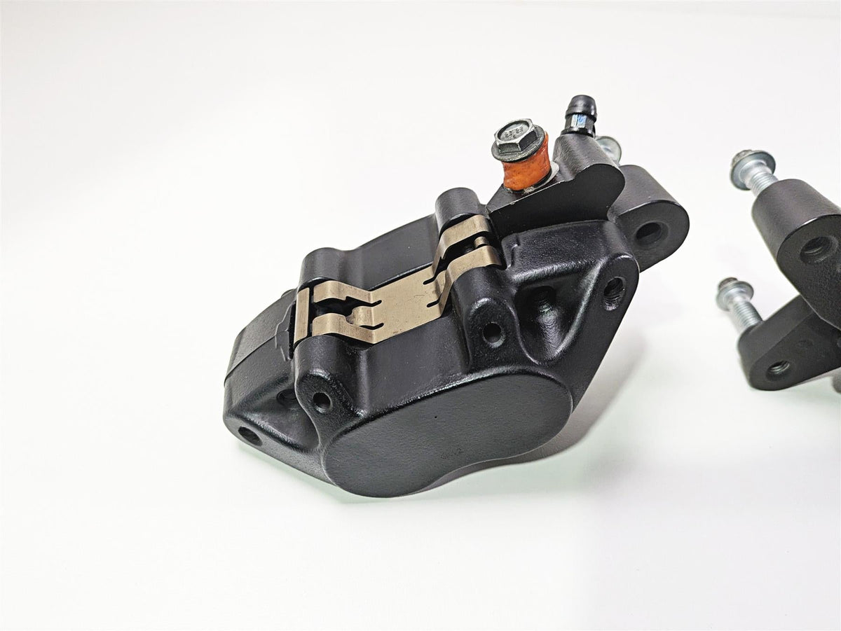 2019 Harley Softail FXDR 114 Front Brake Caliper Set 41300095 41300205 {{ shop.shopifyCountryName }} - Mototech271