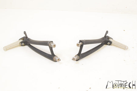 2012 Yamaha YZFR6 YZF R6 Rear Passenger Footpeg Foot Peg SET 2C0-2742L-10-00 {{ shop.shopifyCountryName }} - Mototech271
