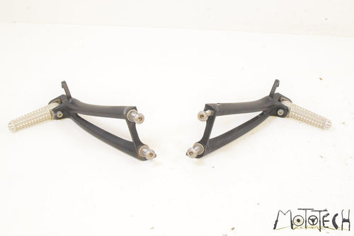 2012 Yamaha YZFR6 YZF R6 Rear Passenger Footpeg Foot Peg SET 2C0-2742L-10-00 | Mototech271