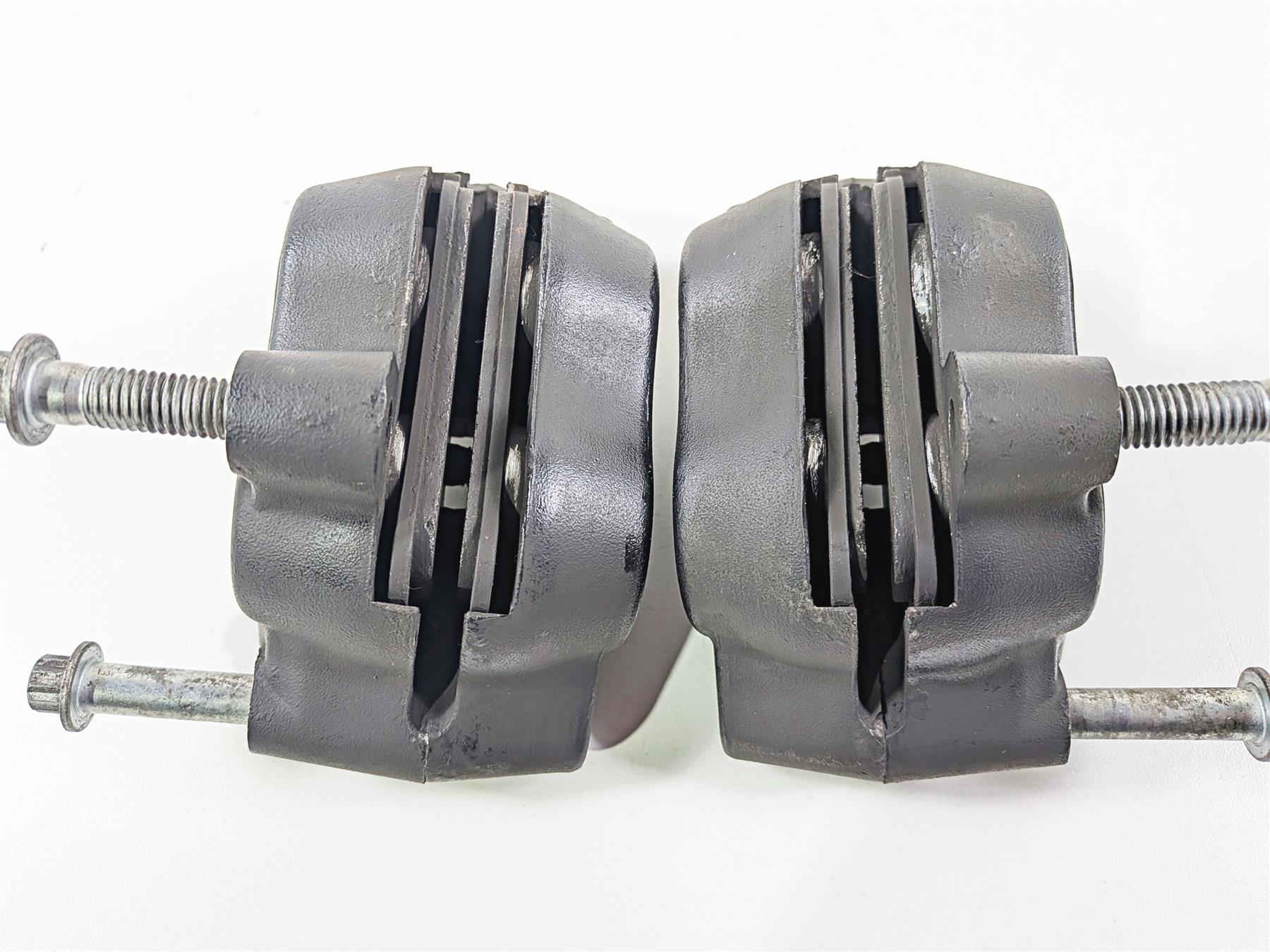 2014 Harley FXDL Dyna Low Rider Front Brake Caliper Set 41300001 41300002 {{ shop.shopifyCountryName }} - Mototech271