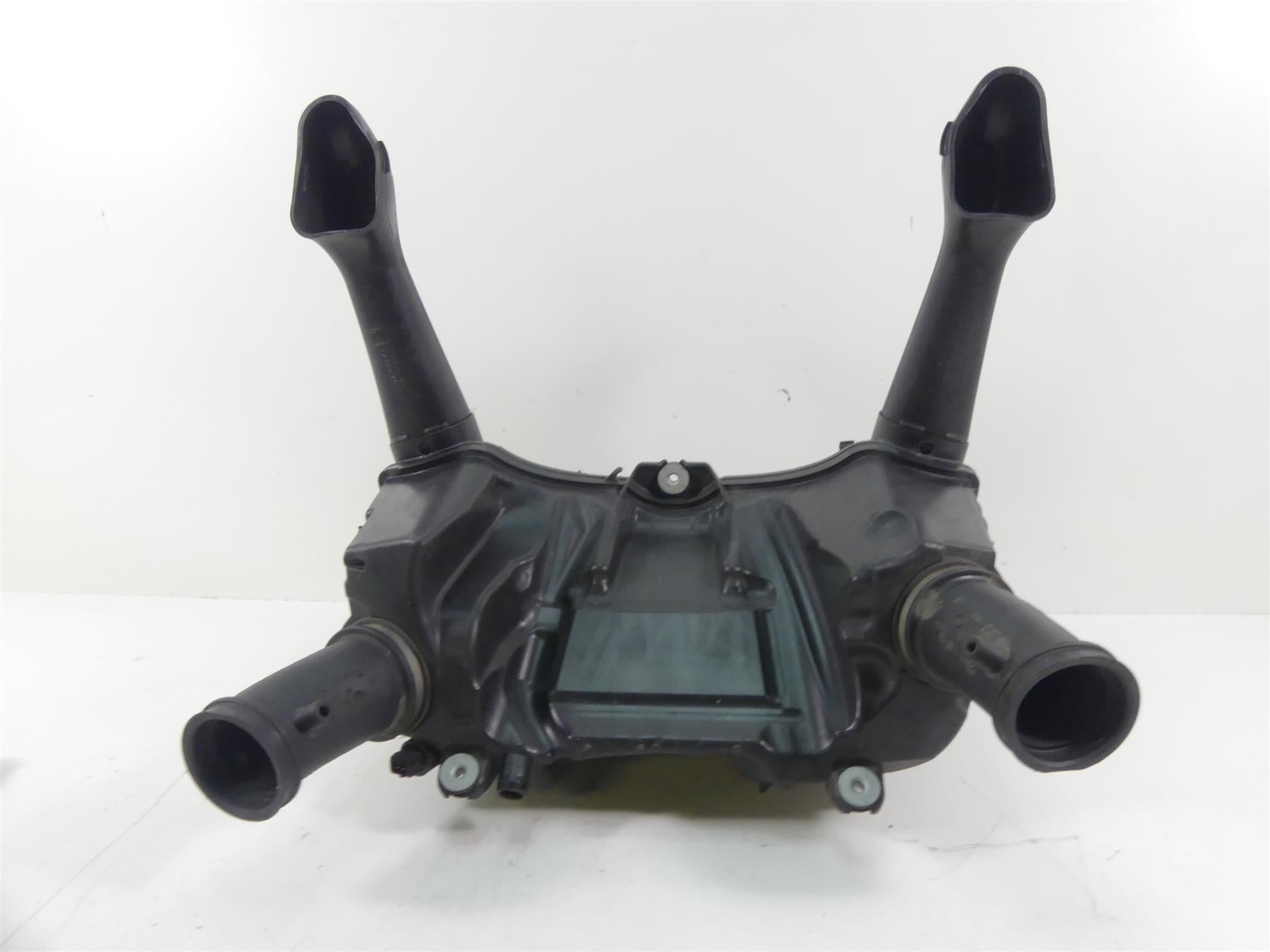 2017 BMW R1200RT K52 Air Cleaner Breather Filter Box Tubes Set 13717726792 {{ shop.shopifyCountryName }} - Mototech271