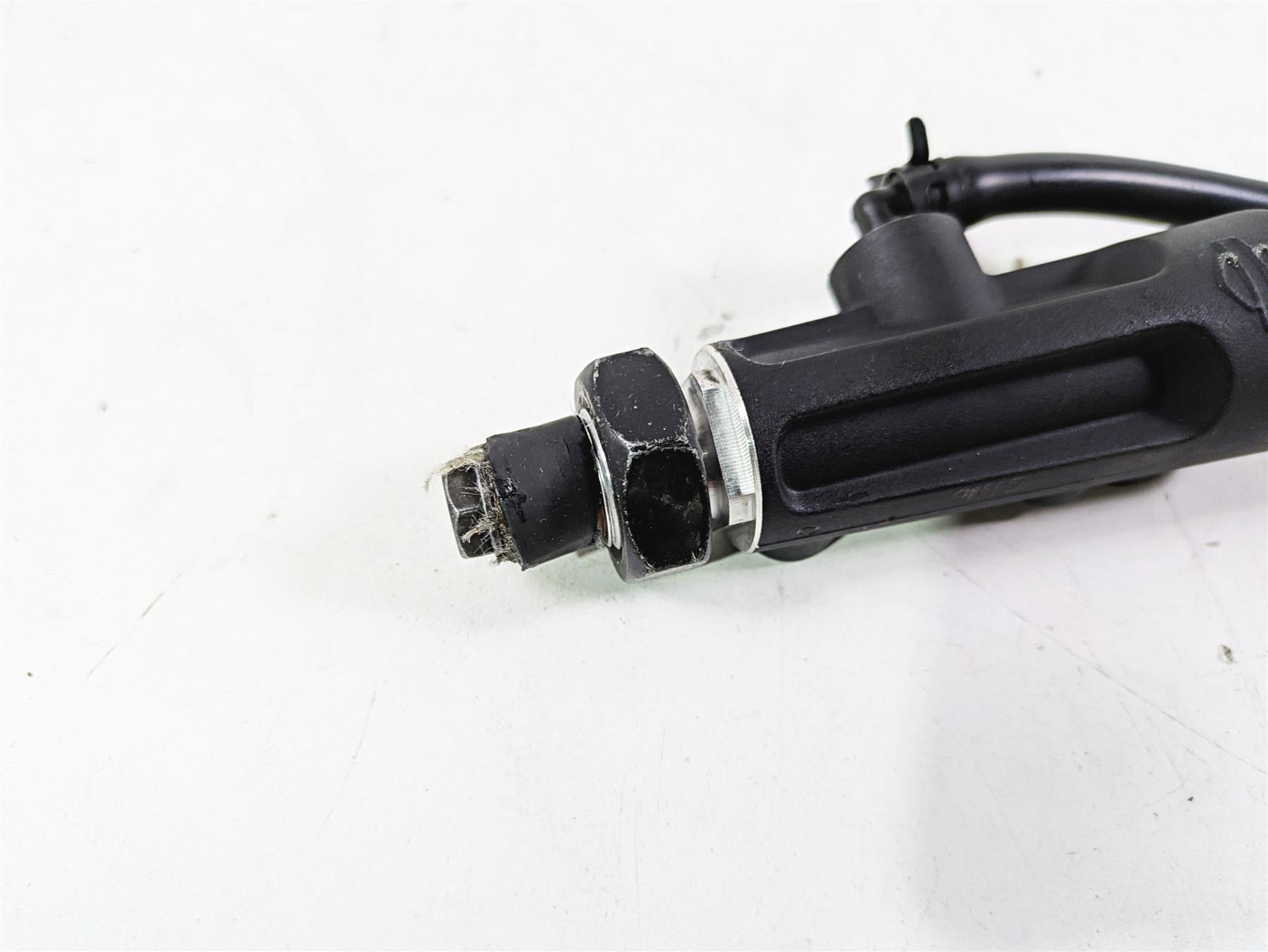 2010 Harley VRSCF Muscle Rod Rear Brake Master Cylinder READ 44740-06A {{ shop.shopifyCountryName }} - Mototech271