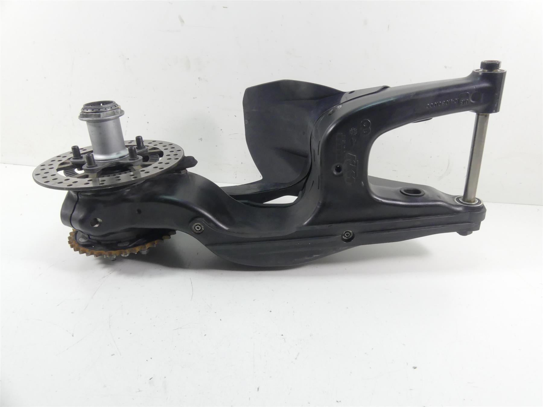 2016 KTM 1290 Superduke R Rear Swingarm Swing Arm & Axle 6130403004433 {{ shop.shopifyCountryName }} - Mototech271