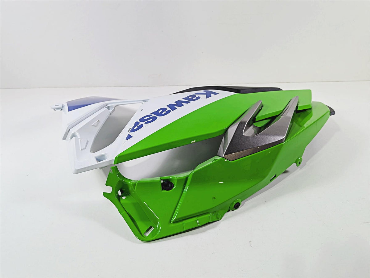 2024 Kawasaki EX500 Ninja 40th An. Left Side Main Cover Fairing 55061-5200 {{ shop.shopifyCountryName }} - Mototech271