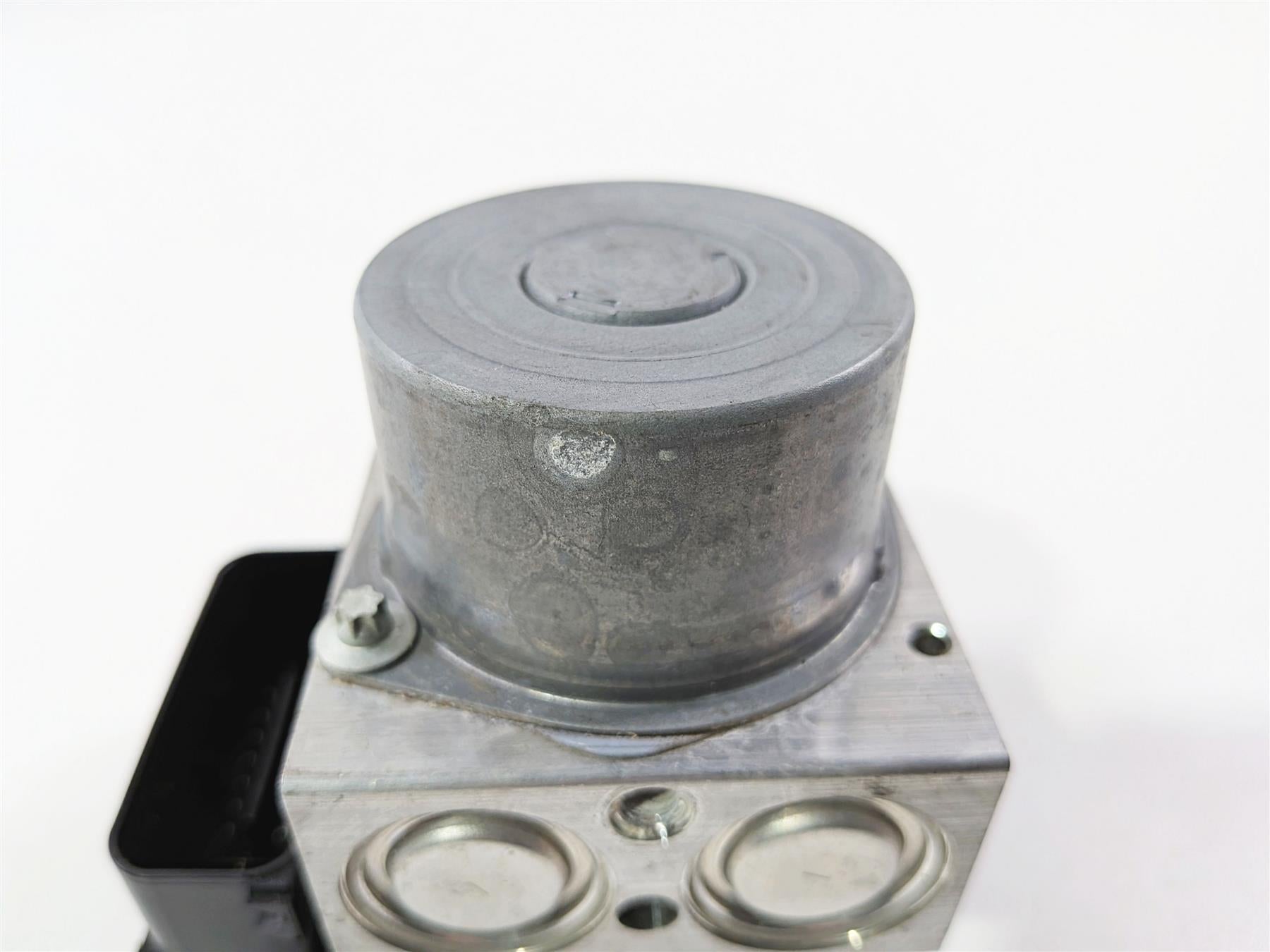 2016 Ducati Hypermotard 939 SP Abs Brake Pump Module 54240402A 54240332B-Mototech271