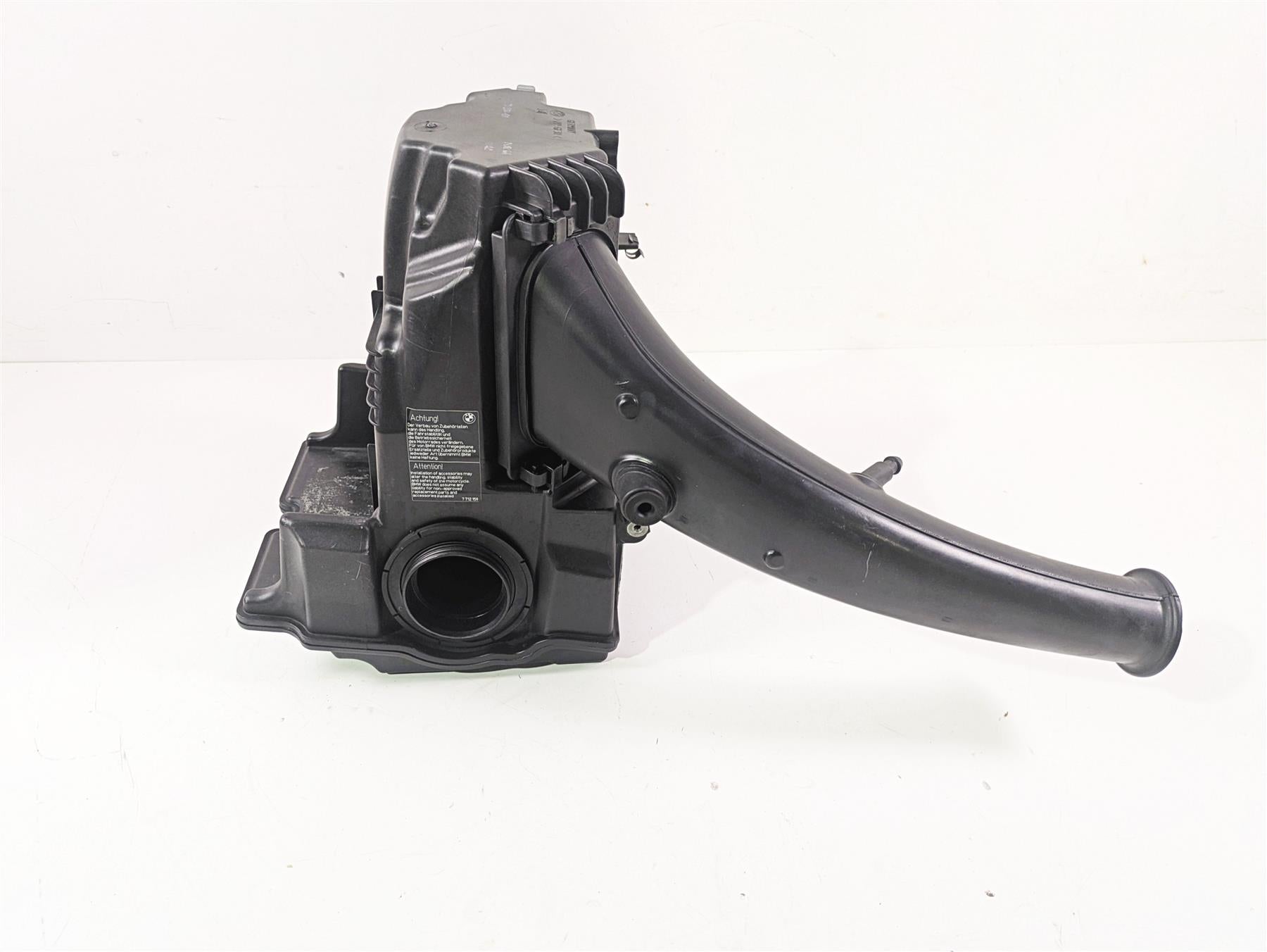 2010 BMW R1200GS K25 Air Box + Tubes & Front Air Ram 13717720354 {{ shop.shopifyCountryName }} - Mototech271