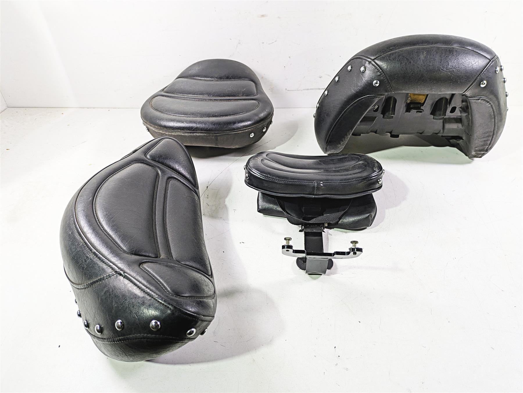 2004 Yamaha XVZ1300 Royal Star Seat Saddle & Back Rest Set 4XY-24710-50-00 {{ shop.shopifyCountryName }} - Mototech271