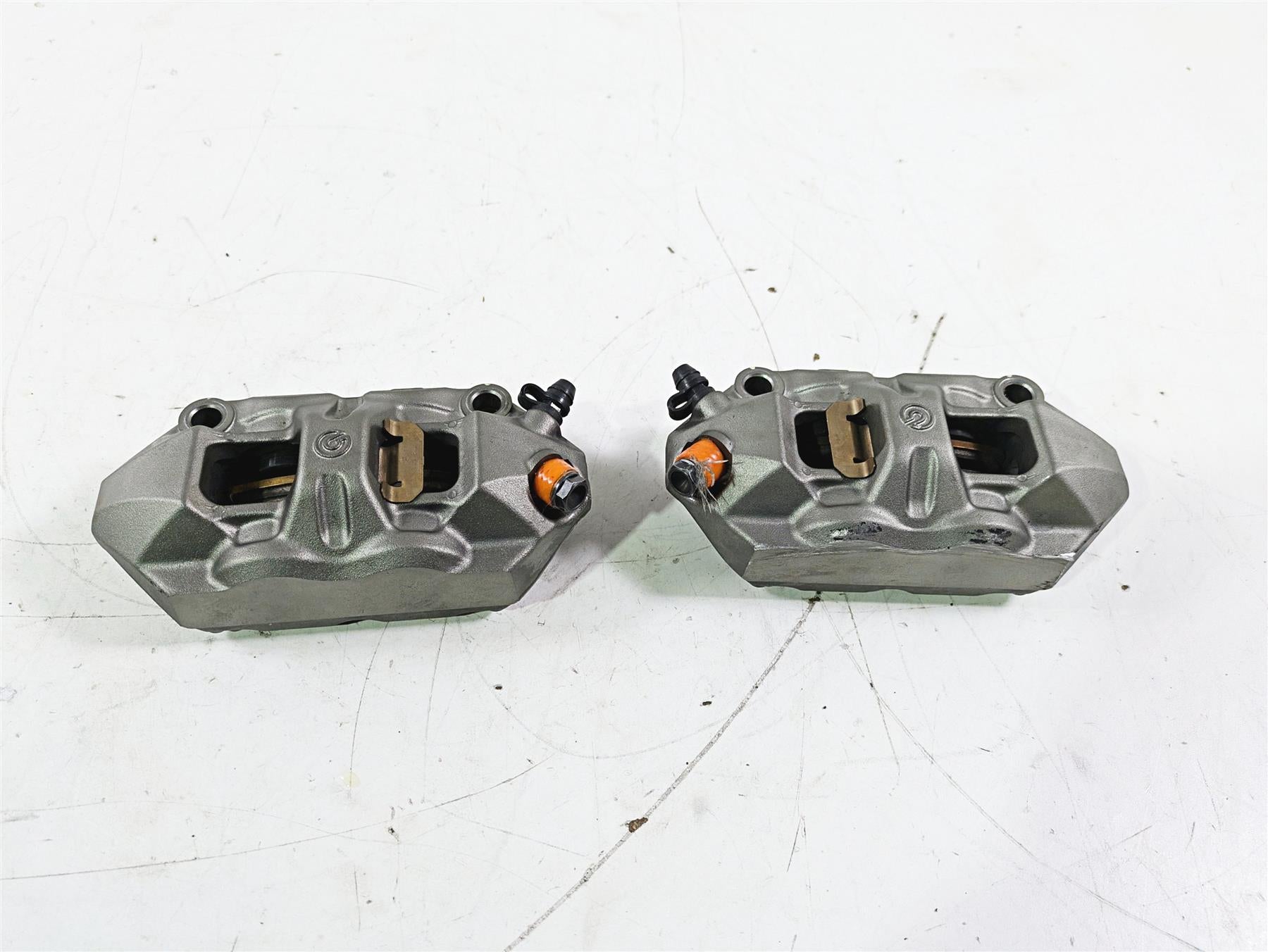 2022 MV Agusta F3 800 Rosso Front Brake Calipers Brembo 100mm 8000B1541 {{ shop.shopifyCountryName }} - Mototech271