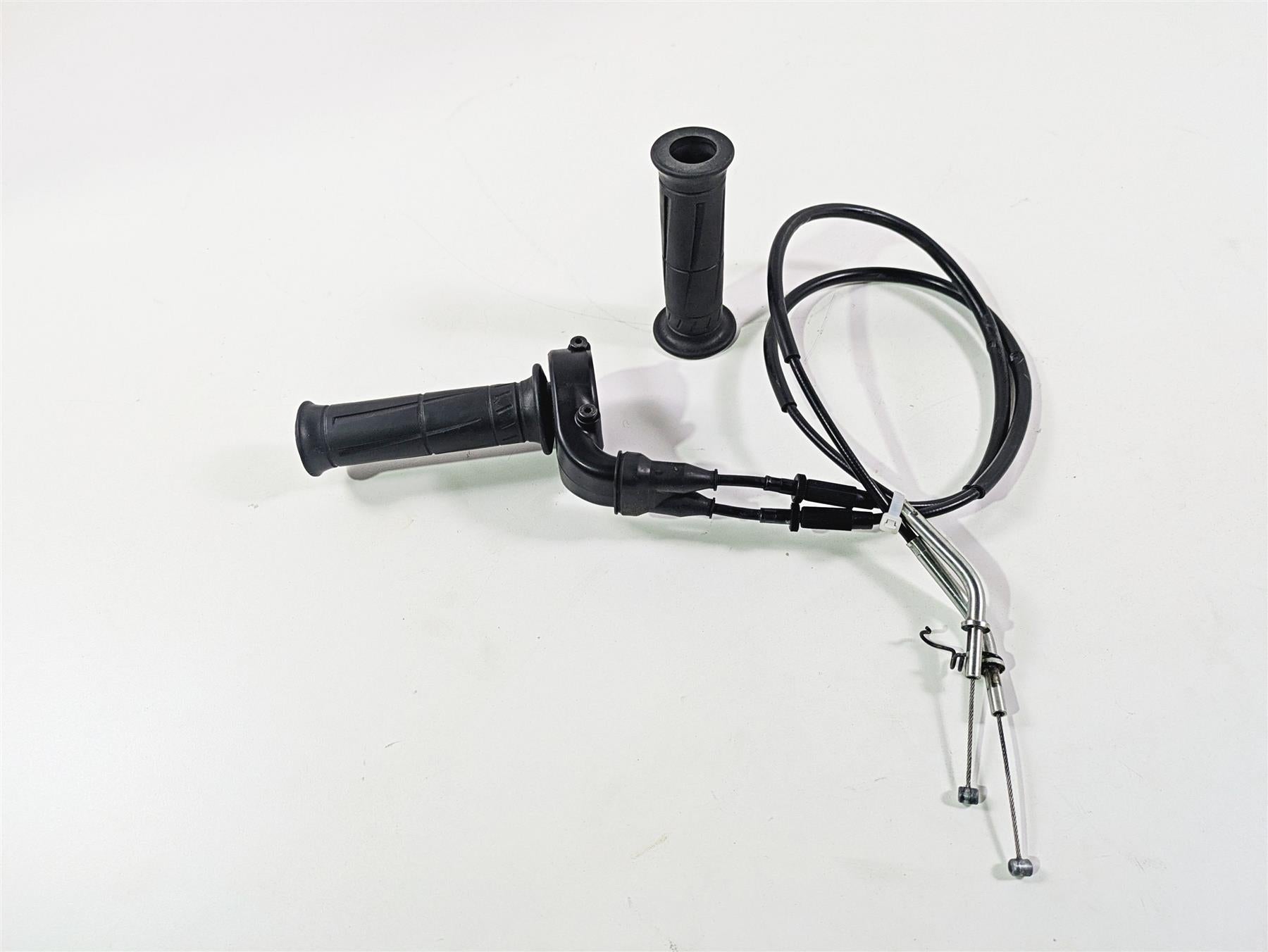 2016 Kawasaki ZX10R Ninja Throttle Grip & Cables Set 32099-0766 {{ shop.shopifyCountryName }} - Mototech271