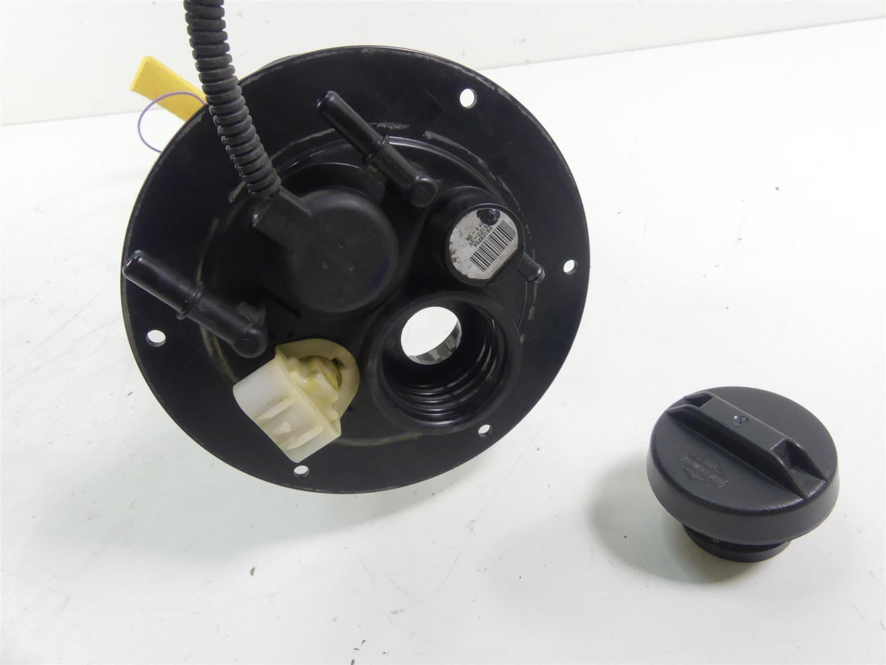 2011 Harley VRSCF Muscle Rod Fuel Gas Petrol Pump - Tested 75310-07 {{ shop.shopifyCountryName }} - Mototech271