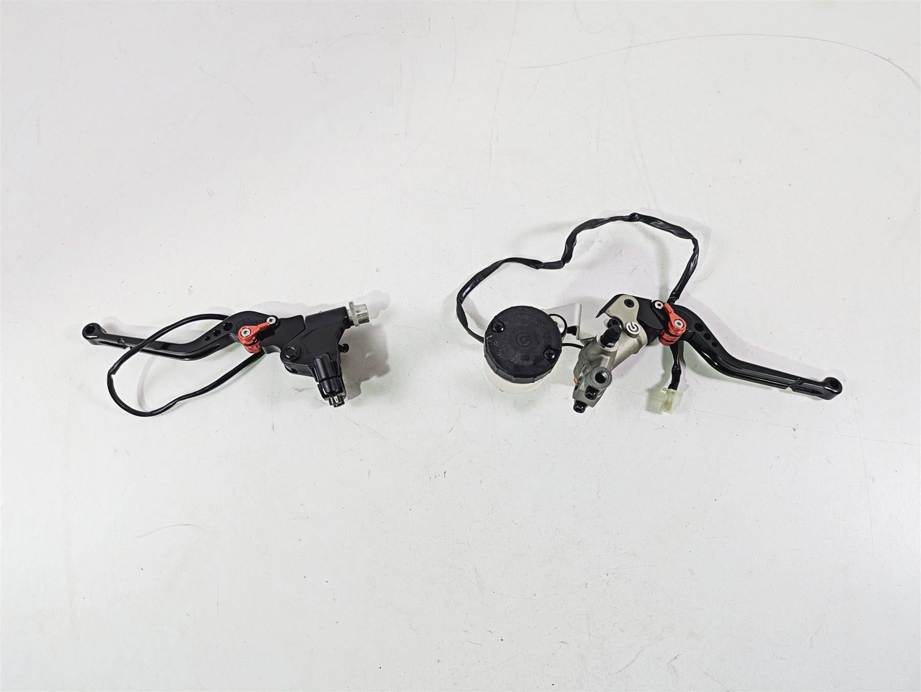 2013 Ducati Hypermotard 821 SP Front Radial Brake Master Cylinder Set 62440822A {{ shop.shopifyCountryName }} - Mototech271