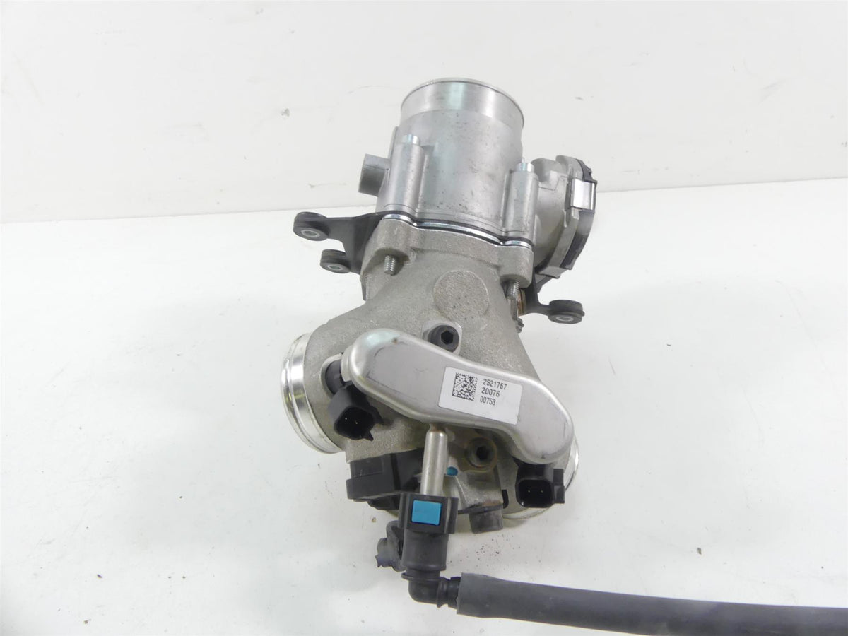 2020 Indian Roadmaster Throttle Body Fuel Injectors & Intake Manifold 1204685 {{ shop.shopifyCountryName }} - Mototech271