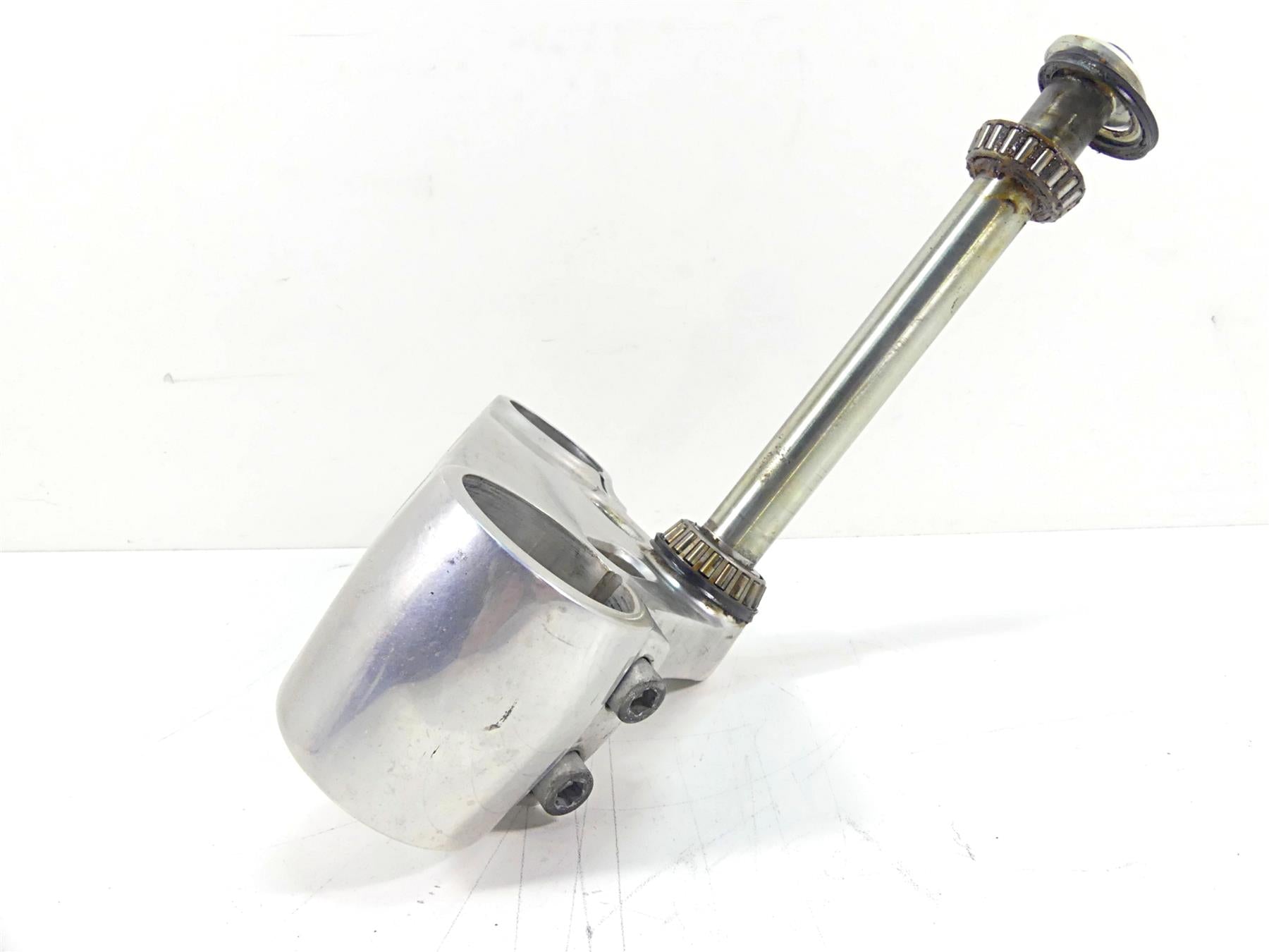 2013 Harley VRSCF Muscle Vrod Lower Triple Tree Steering Clamp 55mm 46892-09B {{ shop.shopifyCountryName }} - Mototech271