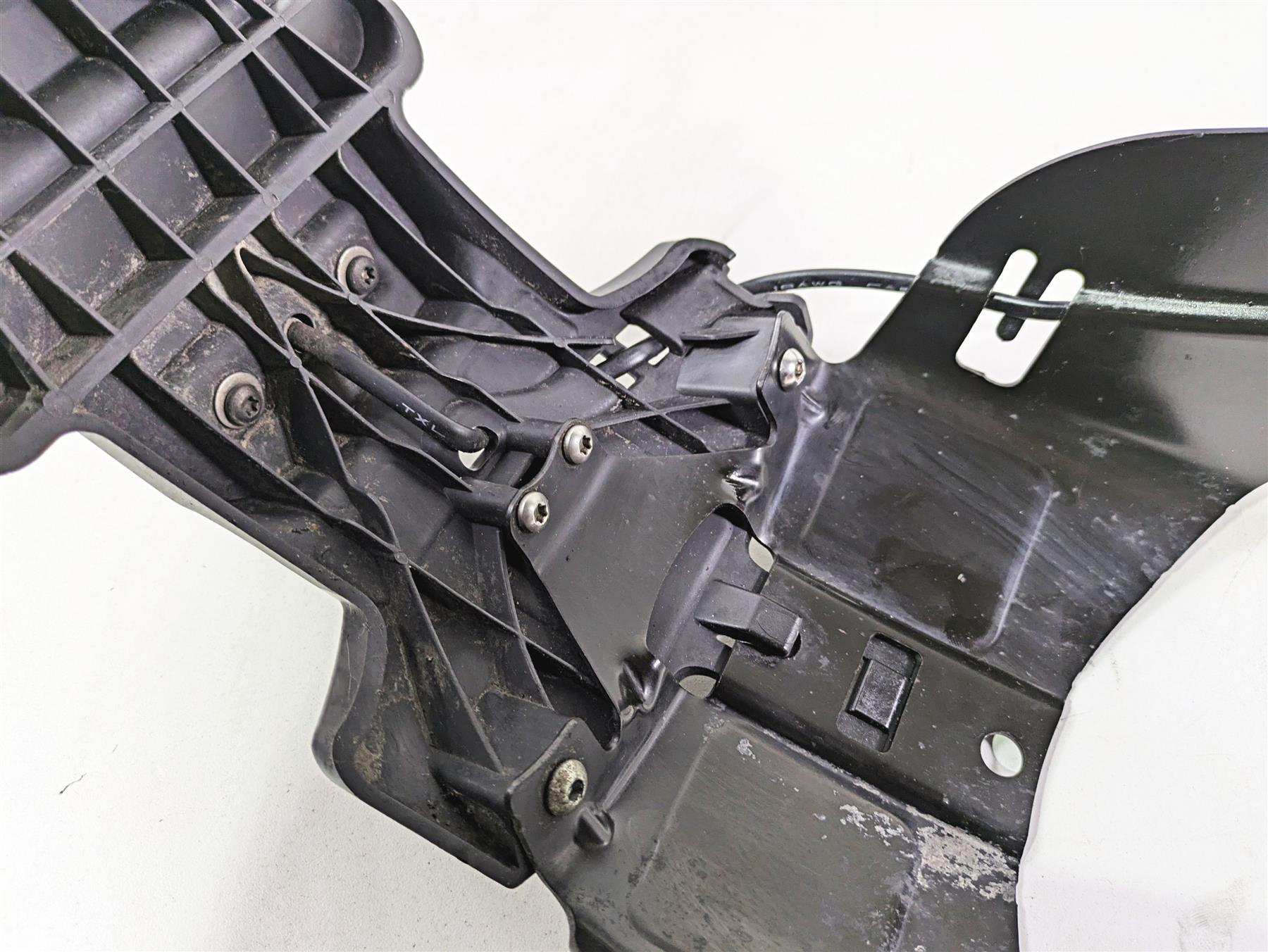 2021 Harley Softail FXST Standard Inner Rear Fender Support Mount 59500448 {{ shop.shopifyCountryName }} - Mototech271