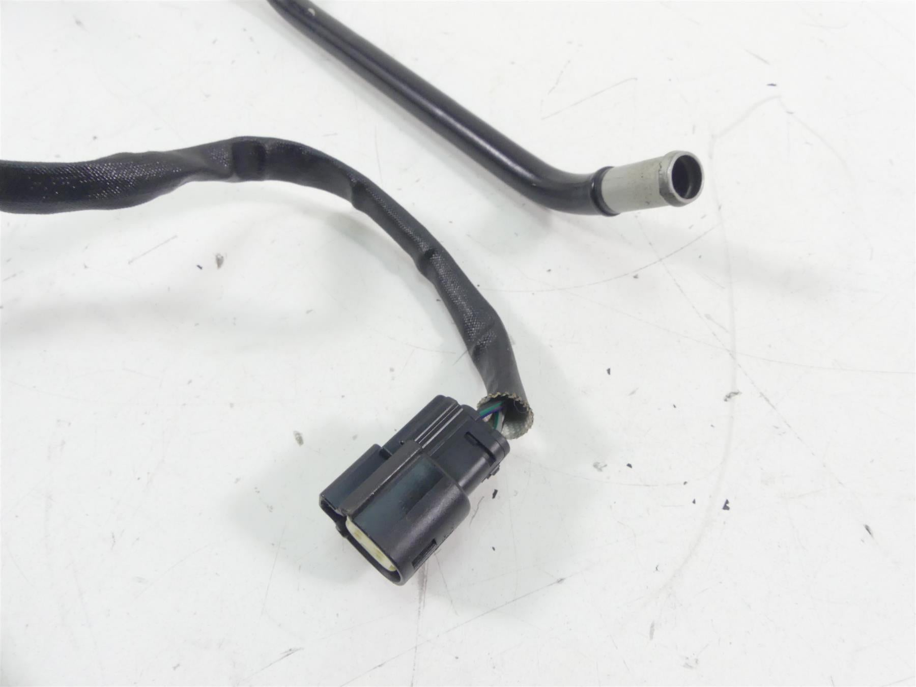2014 Harley Touring FLHTK Electra Glide Left Coolant Radiator 26800006 {{ shop.shopifyCountryName }} - Mototech271