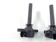 Load image into Gallery viewer, 2005 Harley VRSCSE CVO V-Rod Delphi Ignition Coils Stick Coil Set 32477-01A
