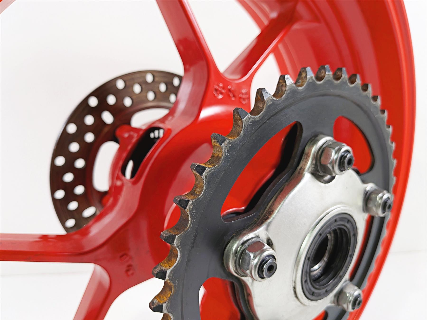 2016 Aprilia RSV 1100 Tuono V4 Factory Rear Red 17x6 Wheel Rim 2B002118 {{ shop.shopifyCountryName }} - Mototech271
