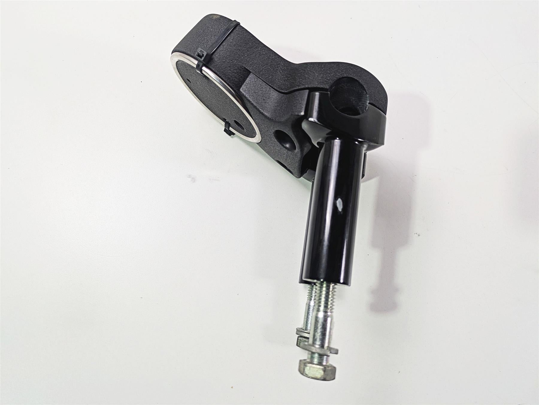 2009 Harley FXDC Dyna Super Glide 4" Handlebar Gauges Holder Riser Set 55847-05A {{ shop.shopifyCountryName }} - Mototech271