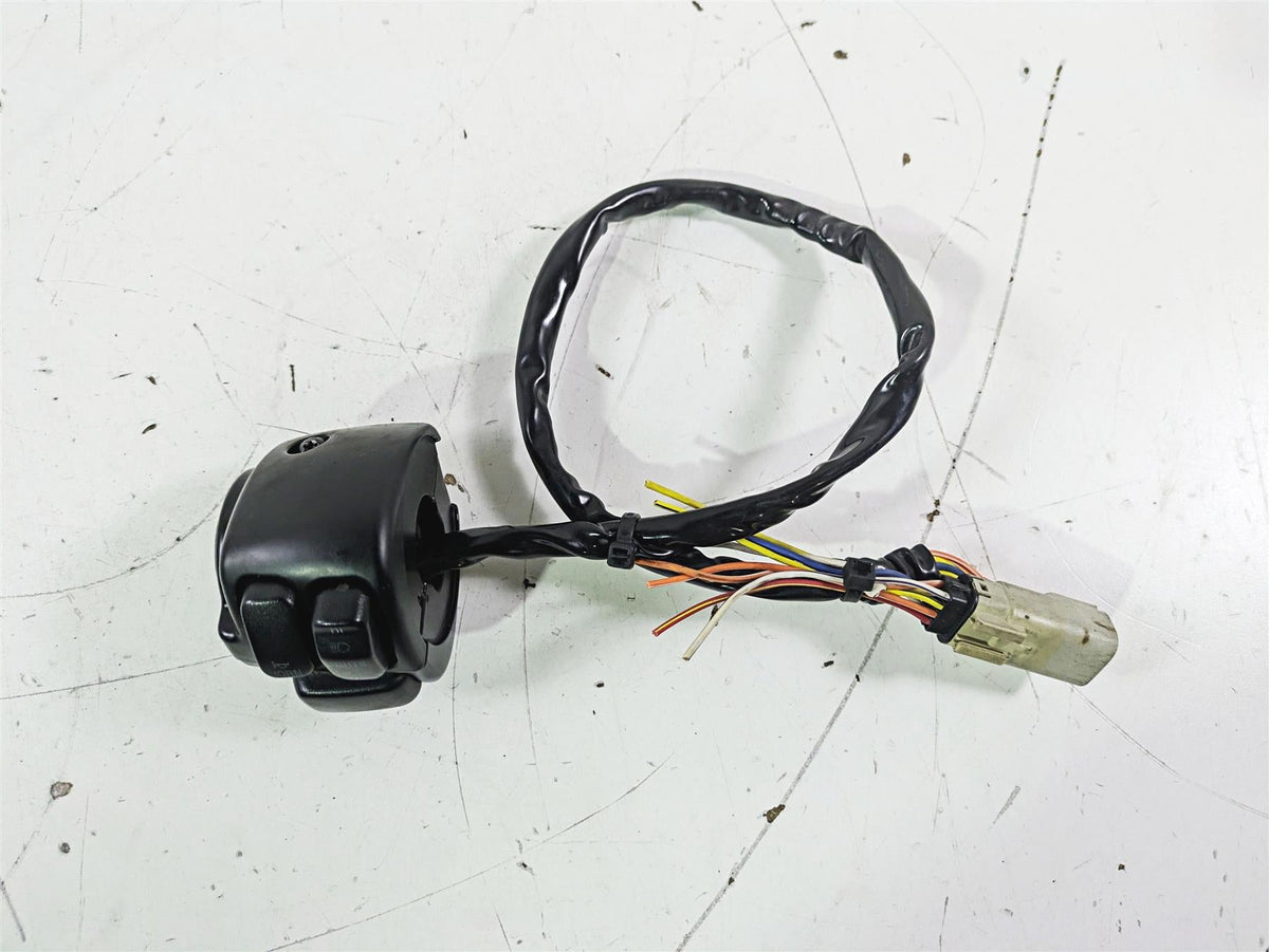 2012 Harley VRSCF Muscle V Rod Left Hand Control Switch - Read 71682-06A {{ shop.shopifyCountryName }} - Mototech271
