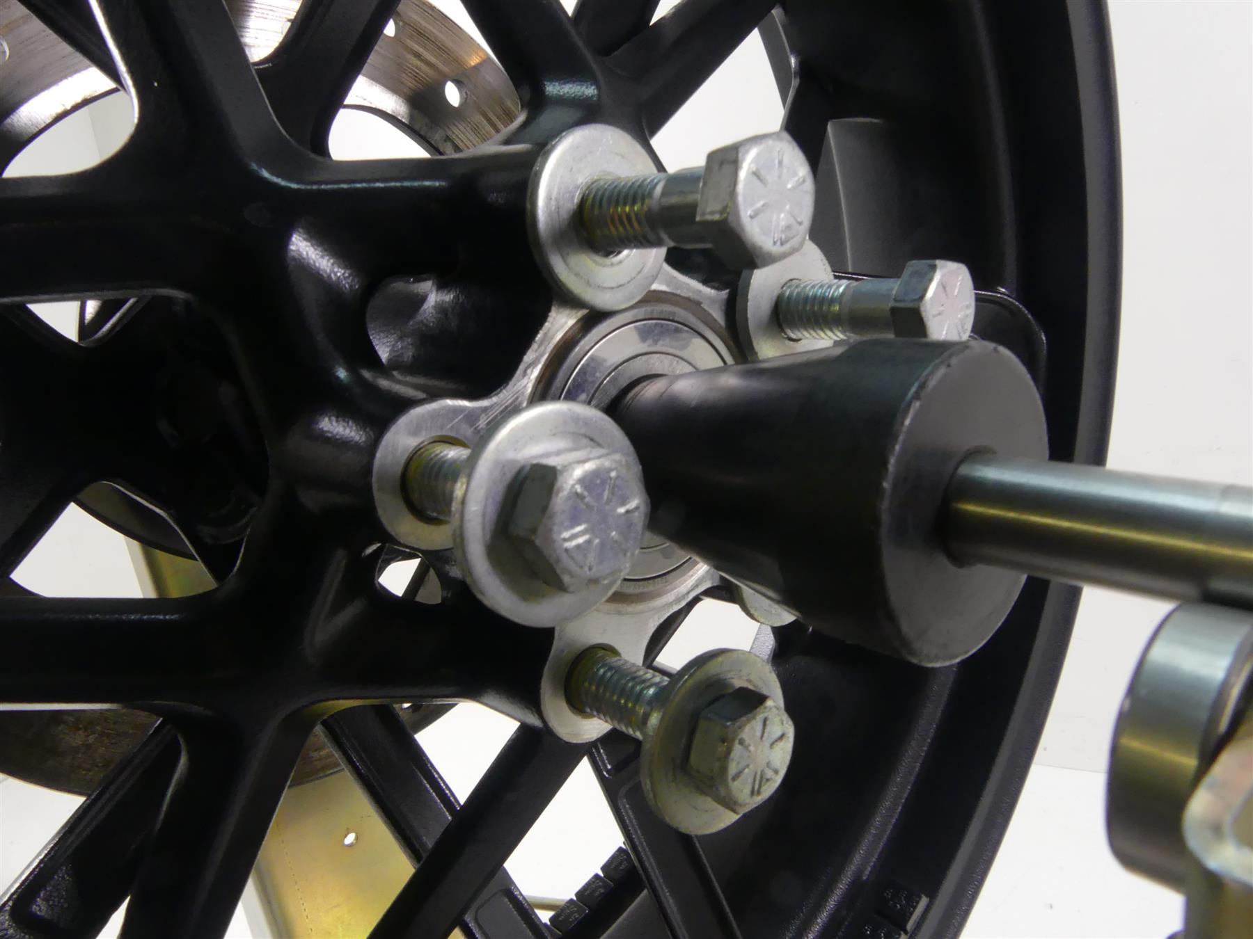 2020 Harley XL1200 CX Sportster Roadster Rear Strght 18x4.25 Wheel Rim 40900399 {{ shop.shopifyCountryName }} - Mototech271