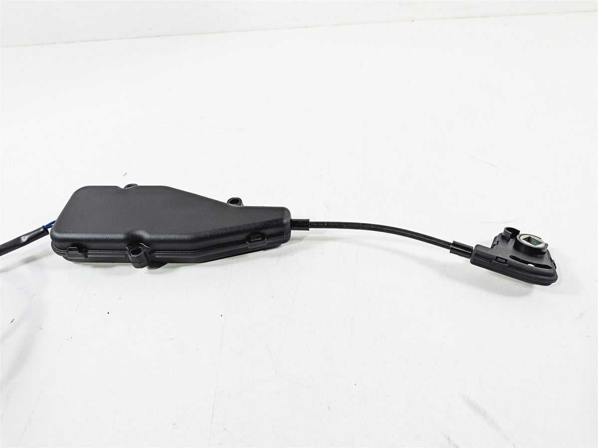 2015 Harley Touring FLTRUSE CVO Road Glide Left Saddlebag Lock Actuator 69201579-Mototech271