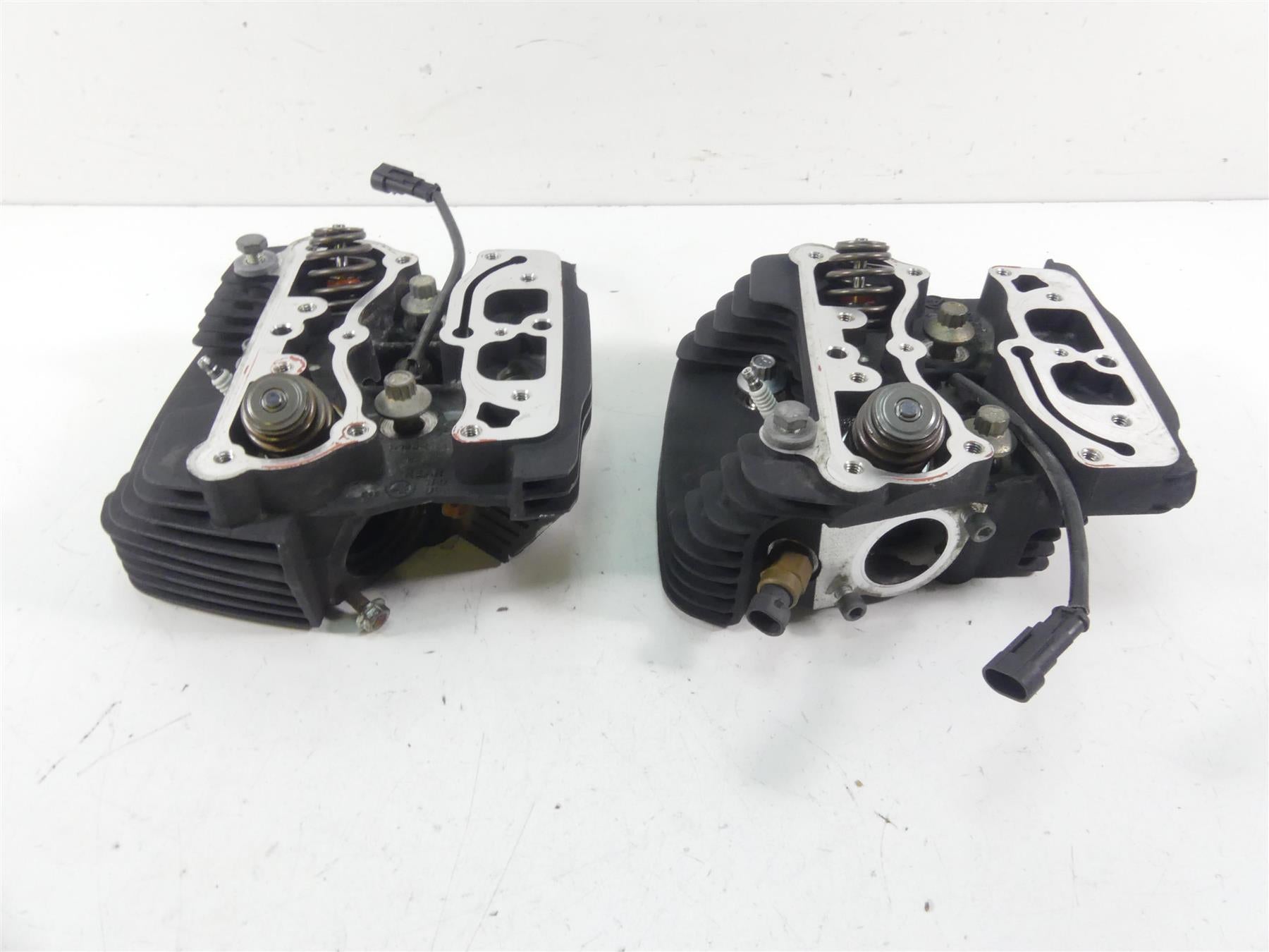 2015 Harley FXDF Dyna Fat Bob Cylinderhead Cylinder Head 103ci Set 17193-06 {{ shop.shopifyCountryName }} - Mototech271