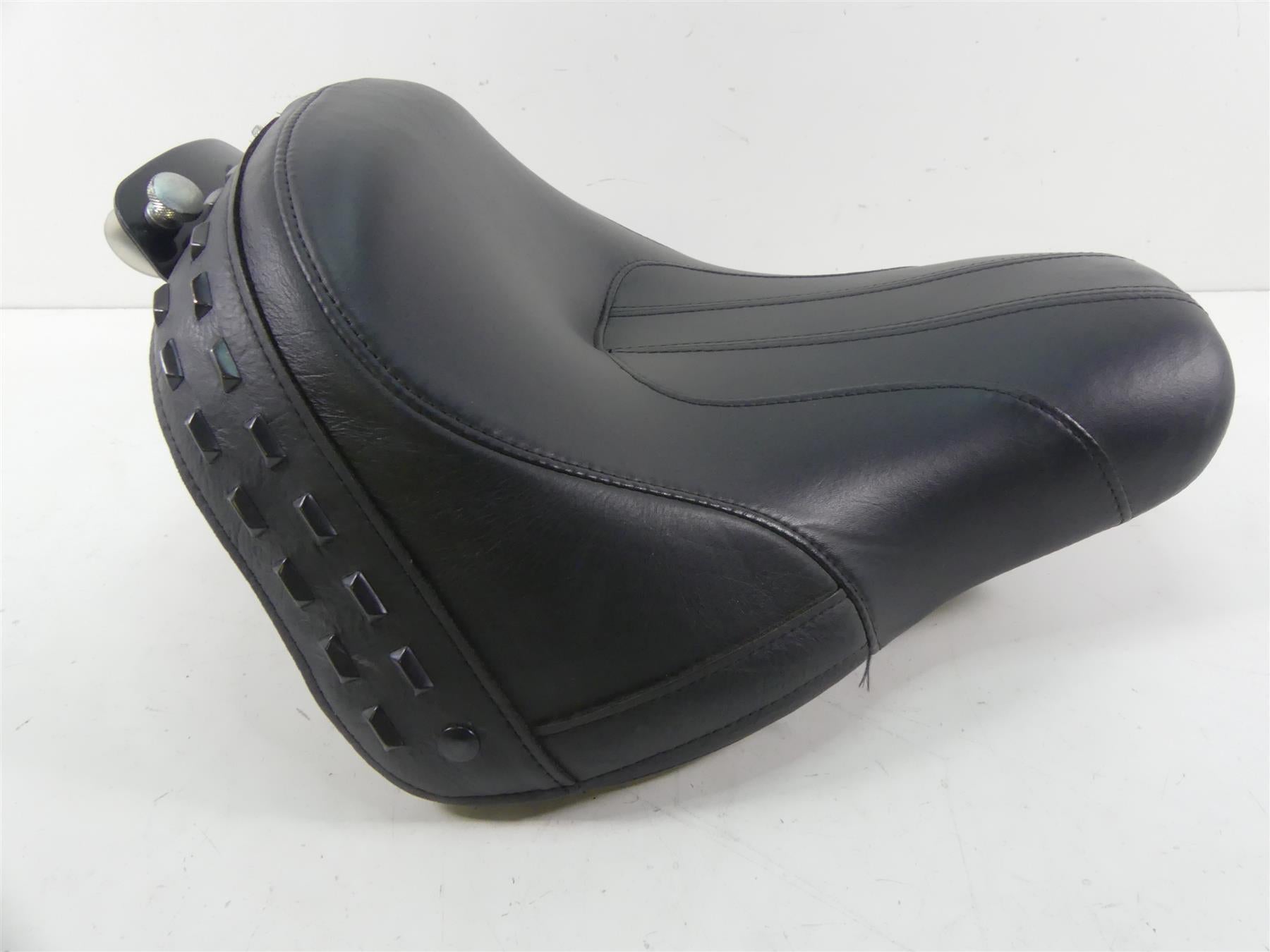 2018 Harley FLHC Softail Heritage Front Rider Driver Saddle Seat - Nice 52000271 {{ shop.shopifyCountryName }} - Mototech271