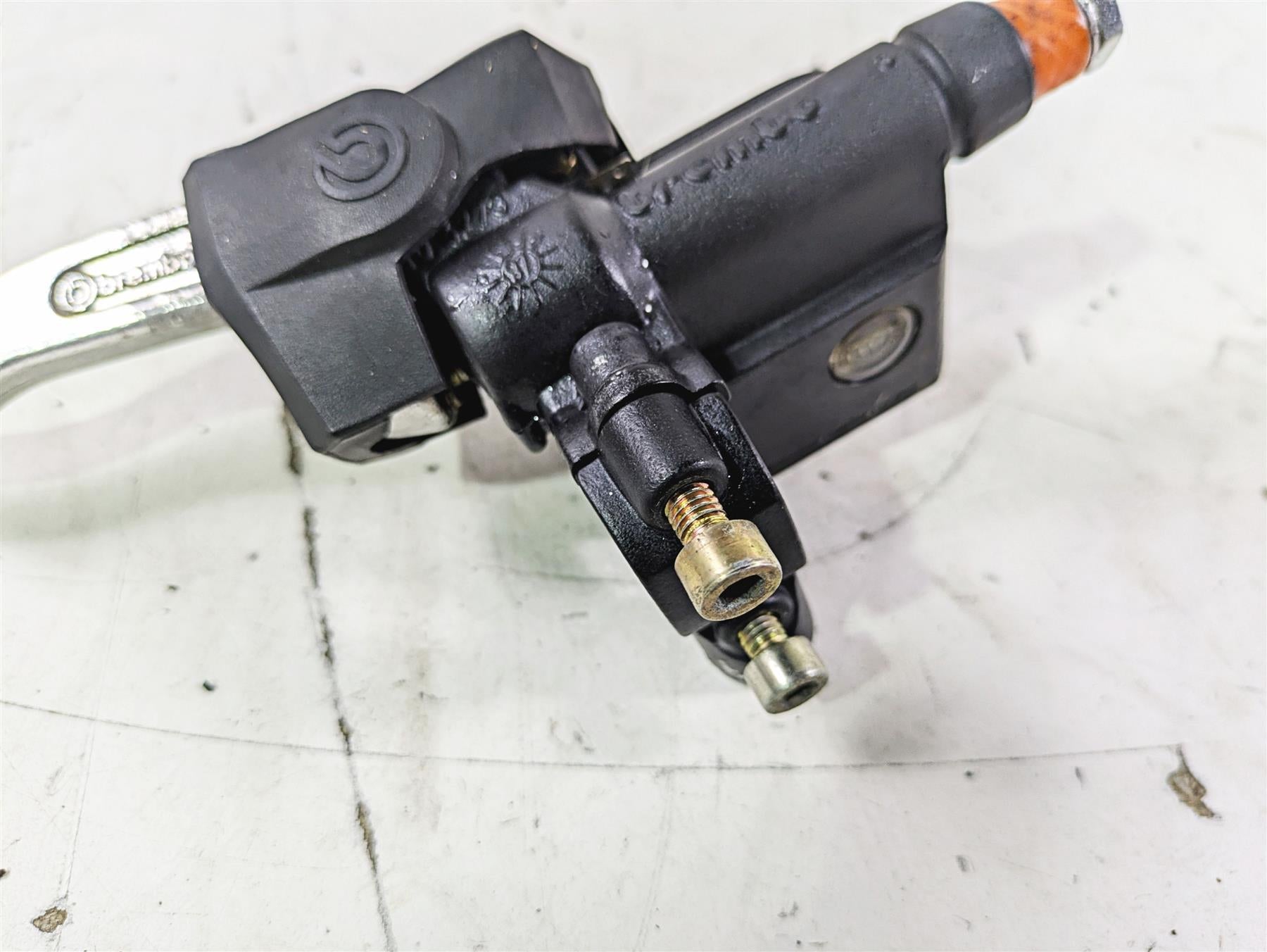 1998 Moto Guzzi California 1100 EV Brembo Front Brake Master Cylinder GU30660180 {{ shop.shopifyCountryName }} - Mototech271