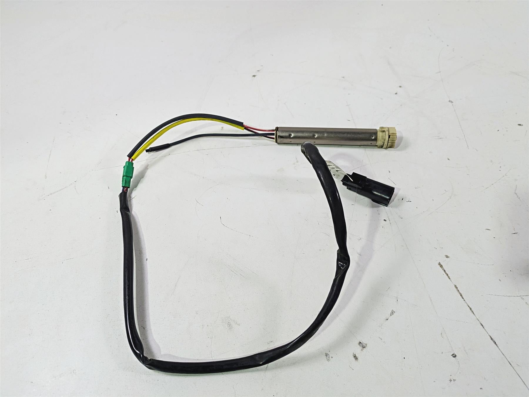 2008 Harley Touring FLHTP Electra Glide Ride By Wire Throttle Sensor 32305-08B {{ shop.shopifyCountryName }} - Mototech271