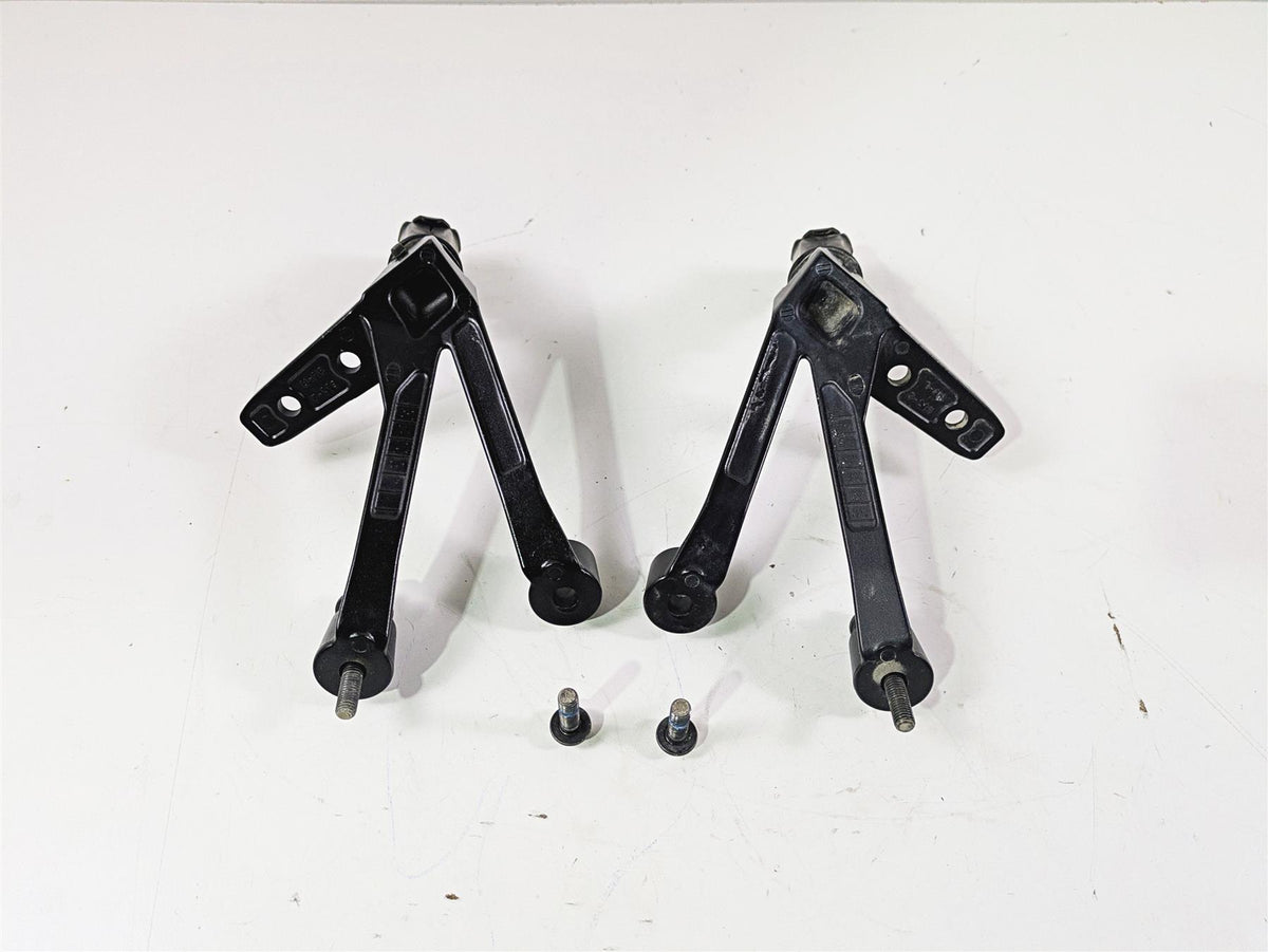 2020 Suzuki V-Strom 1050 XT Rear Passenger Footpeg Rest Set 43811-31J00-YAP {{ shop.shopifyCountryName }} - Mototech271