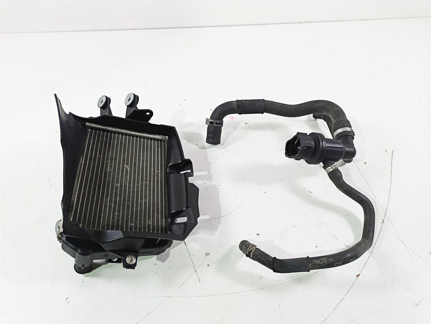 2015 BMW R1200GS Adv K51 Left Radiator Thermostat Fan Cover 17118546408 {{ shop.shopifyCountryName }} - Mototech271