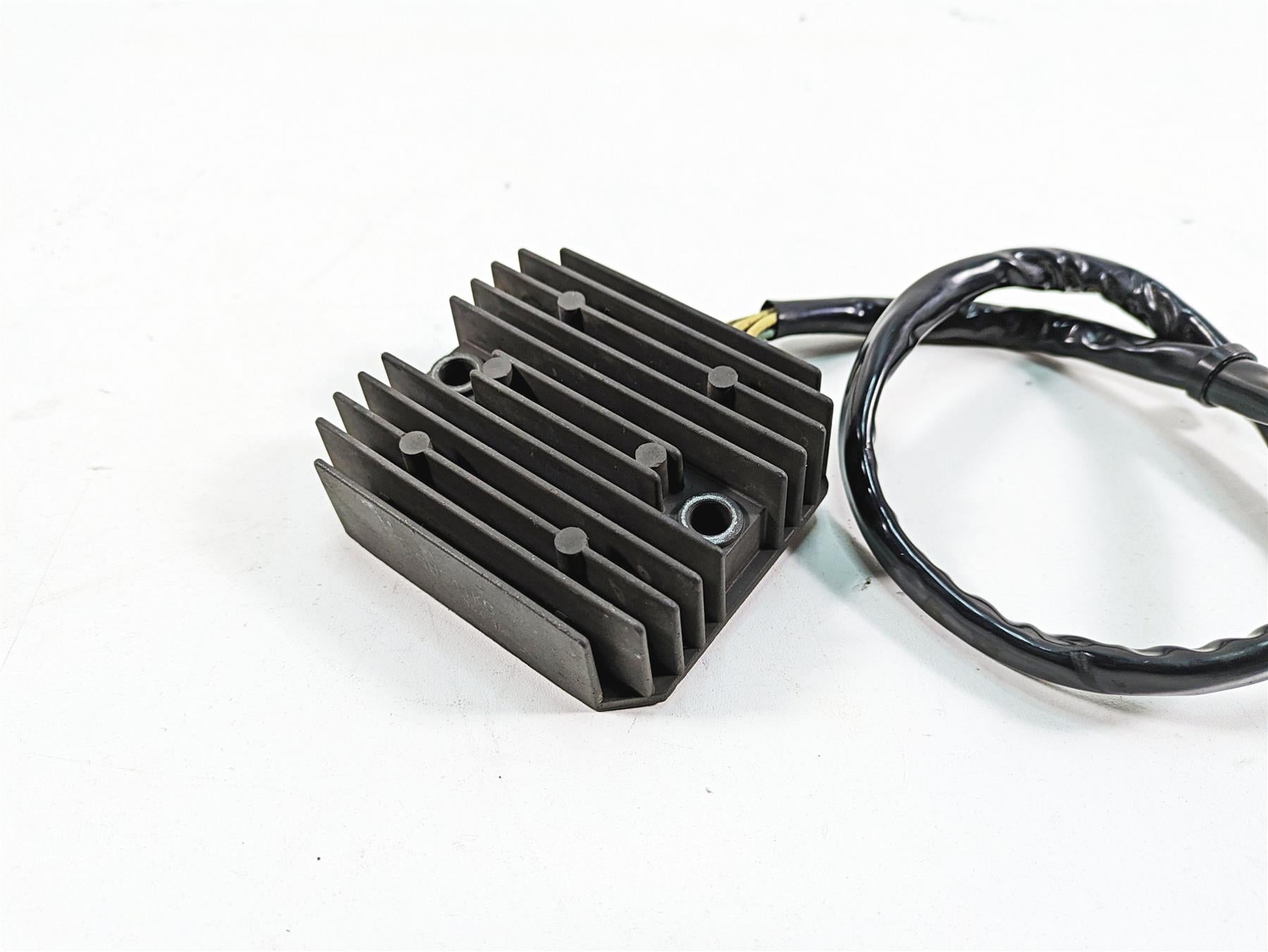 2006 Honda VT1100 C2 Shadow Rectifier Voltage Regulator 31600-MCK-A51 SH541KC {{ shop.shopifyCountryName }} - Mototech271