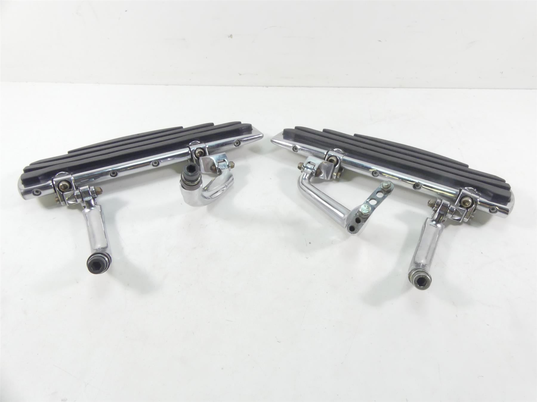 2004 Harley FLHTC SE CVO Electra Glide Front Rider Adjustable Floor Board Set {{ shop.shopifyCountryName }} - Mototech271
