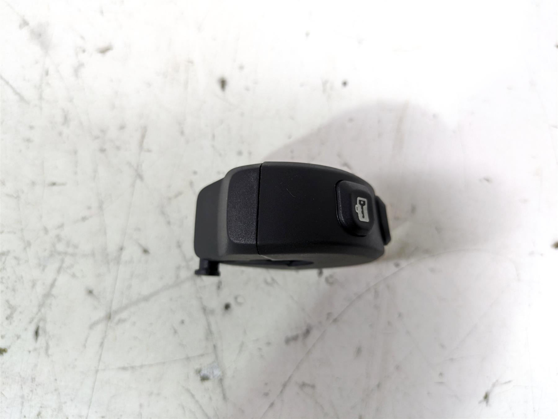2022 BMW R1250 RT K052 Right Hand Start Stop Control Switch 61318394468 {{ shop.shopifyCountryName }} - Mototech271