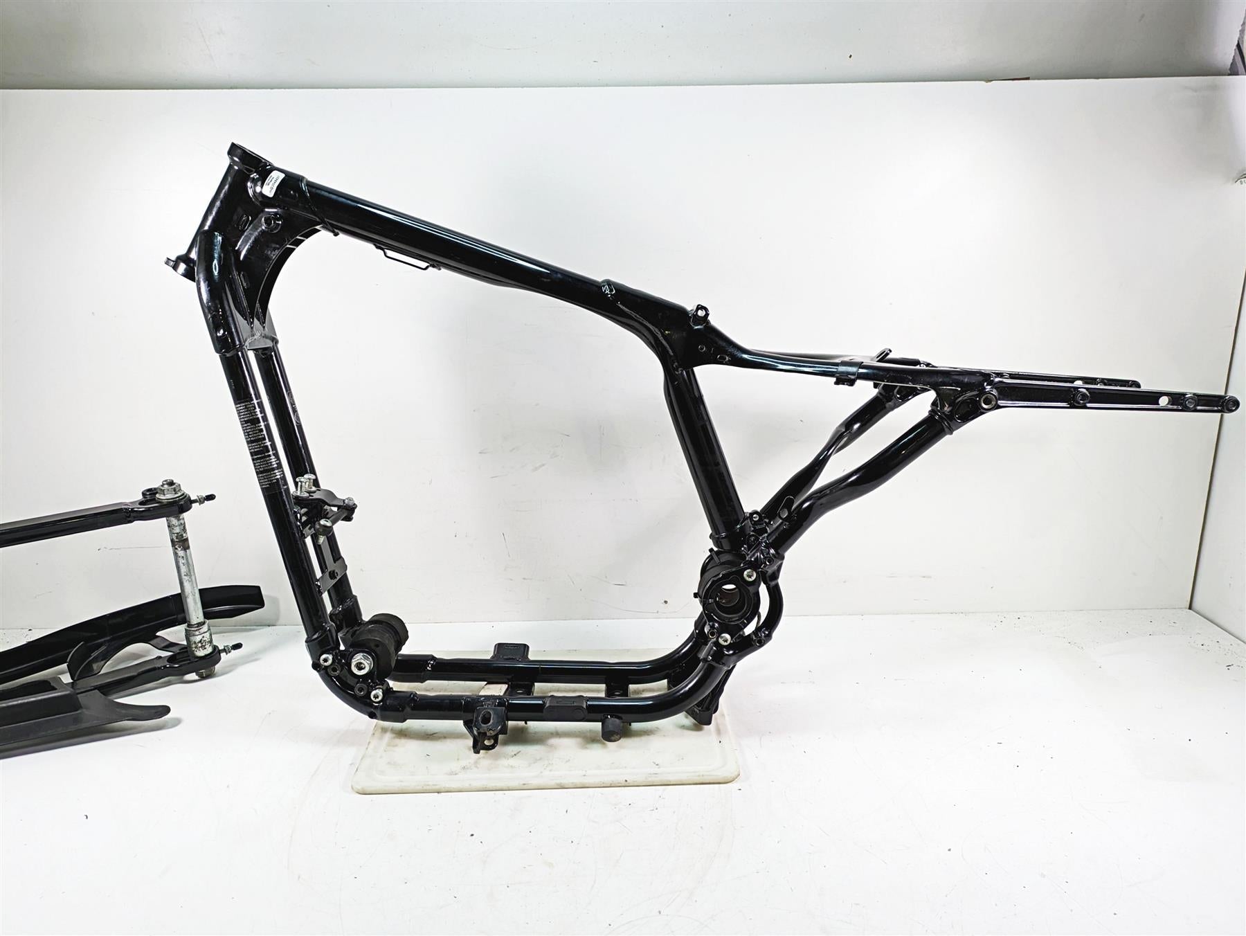 2007 Harley Sportster XL1200 C Straight Main Frame Chassis & Swingarm With Clear Texas Title 48878-04 {{ shop.shopifyCountryName }} - Mototech271