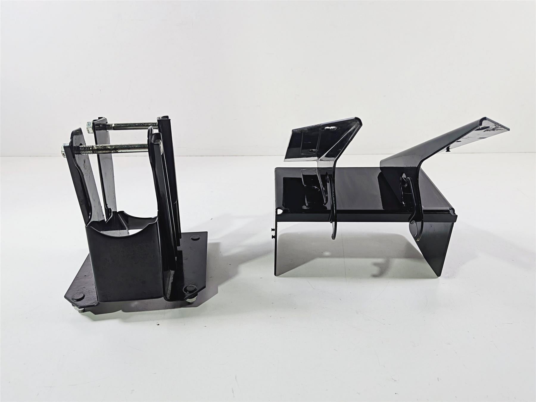 2004 Harley Touring FLTRI Road Glide Front Fairing Mount Holder Carrier 58530-04-Mototech271