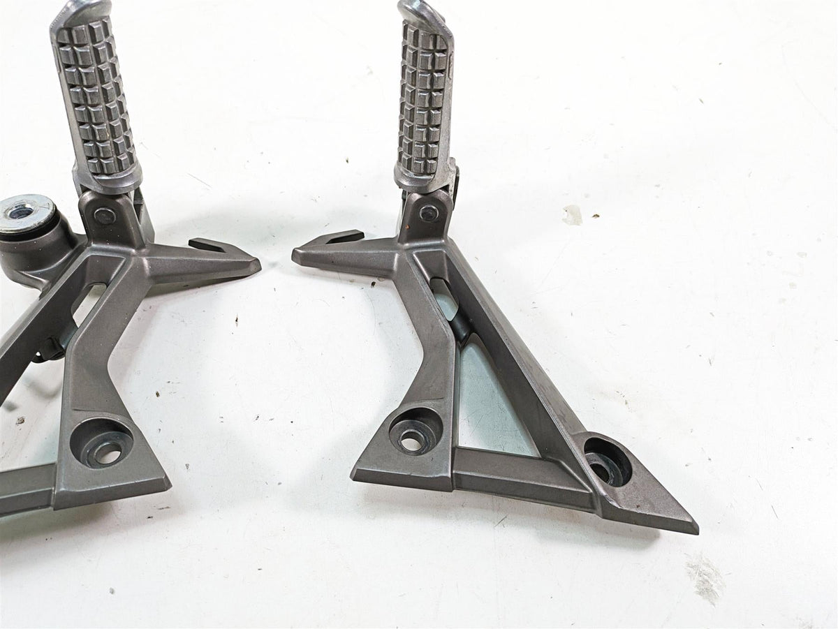 2016 Kawasaki Ninja EX300 Rear Passenger Footpeg Foot Pegs 35063-1271 35063-1272 {{ shop.shopifyCountryName }} - Mototech271