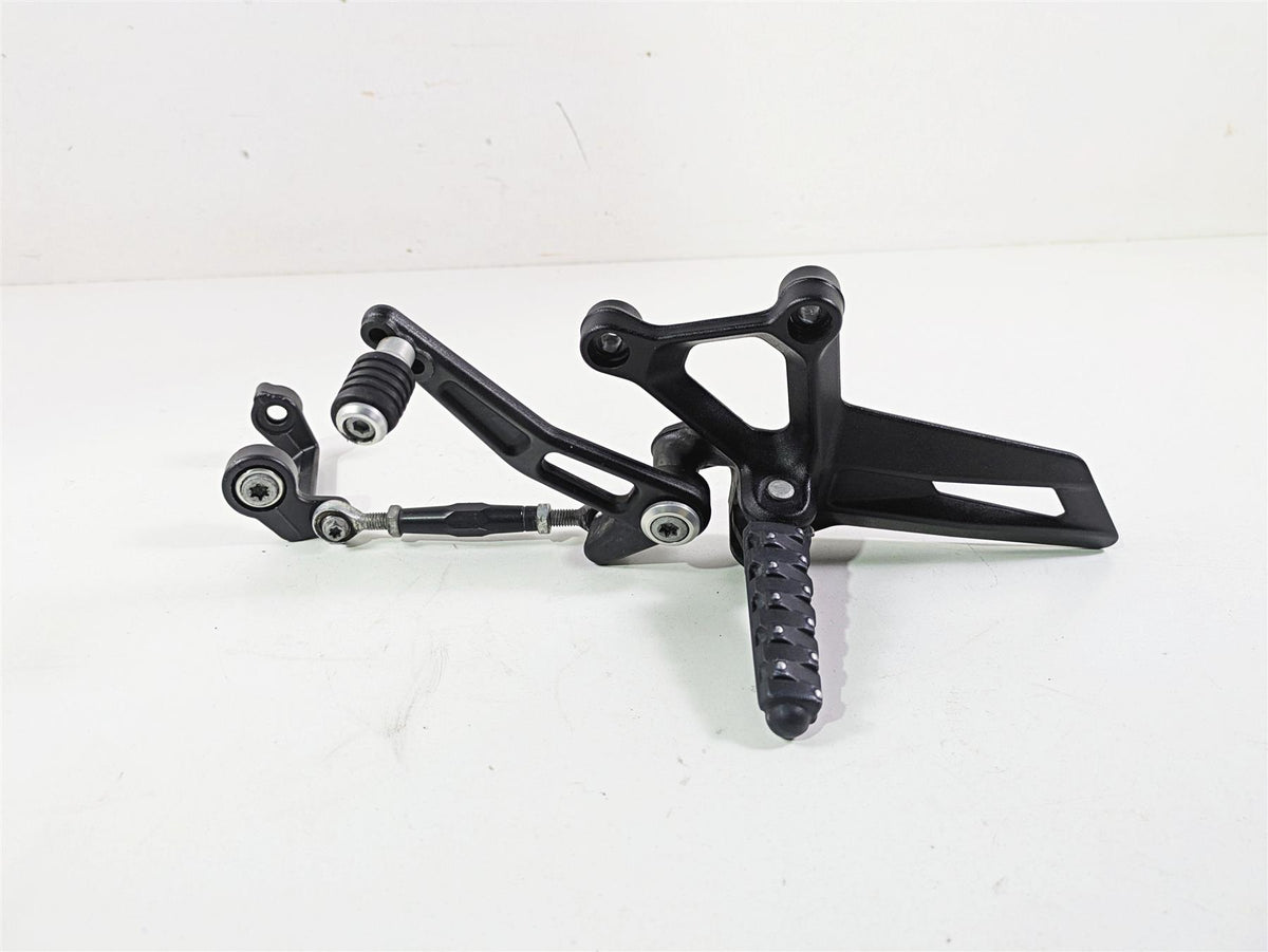2018 KTM 1290 Super Duke R Left Rider Footpeg & Shift Lever 6130313800033S {{ shop.shopifyCountryName }} - Mototech271