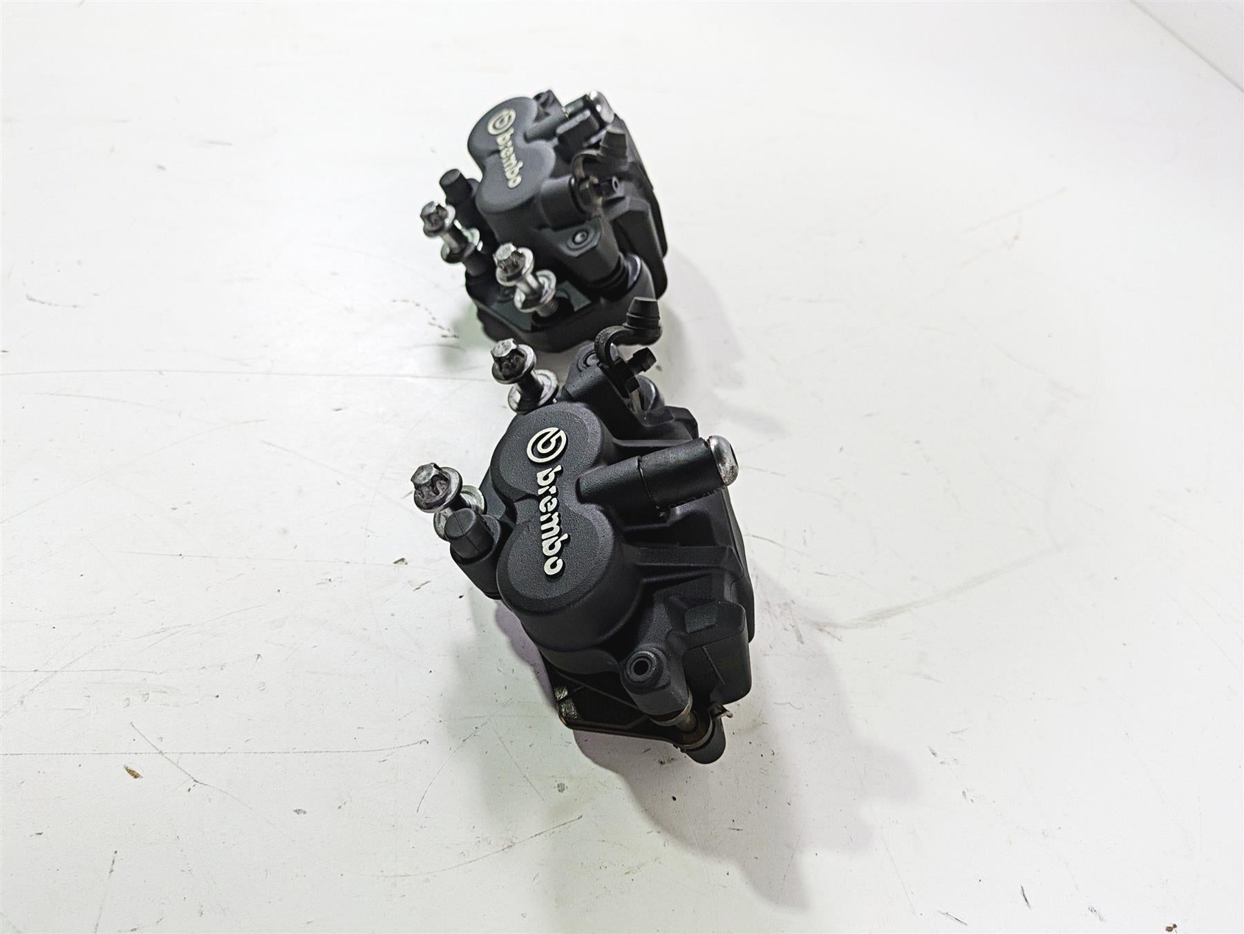 2017 BMW F800GS Adv K75 Brembo Front Brake Caliper Set 34117716715 34117716716 {{ shop.shopifyCountryName }} - Mototech271